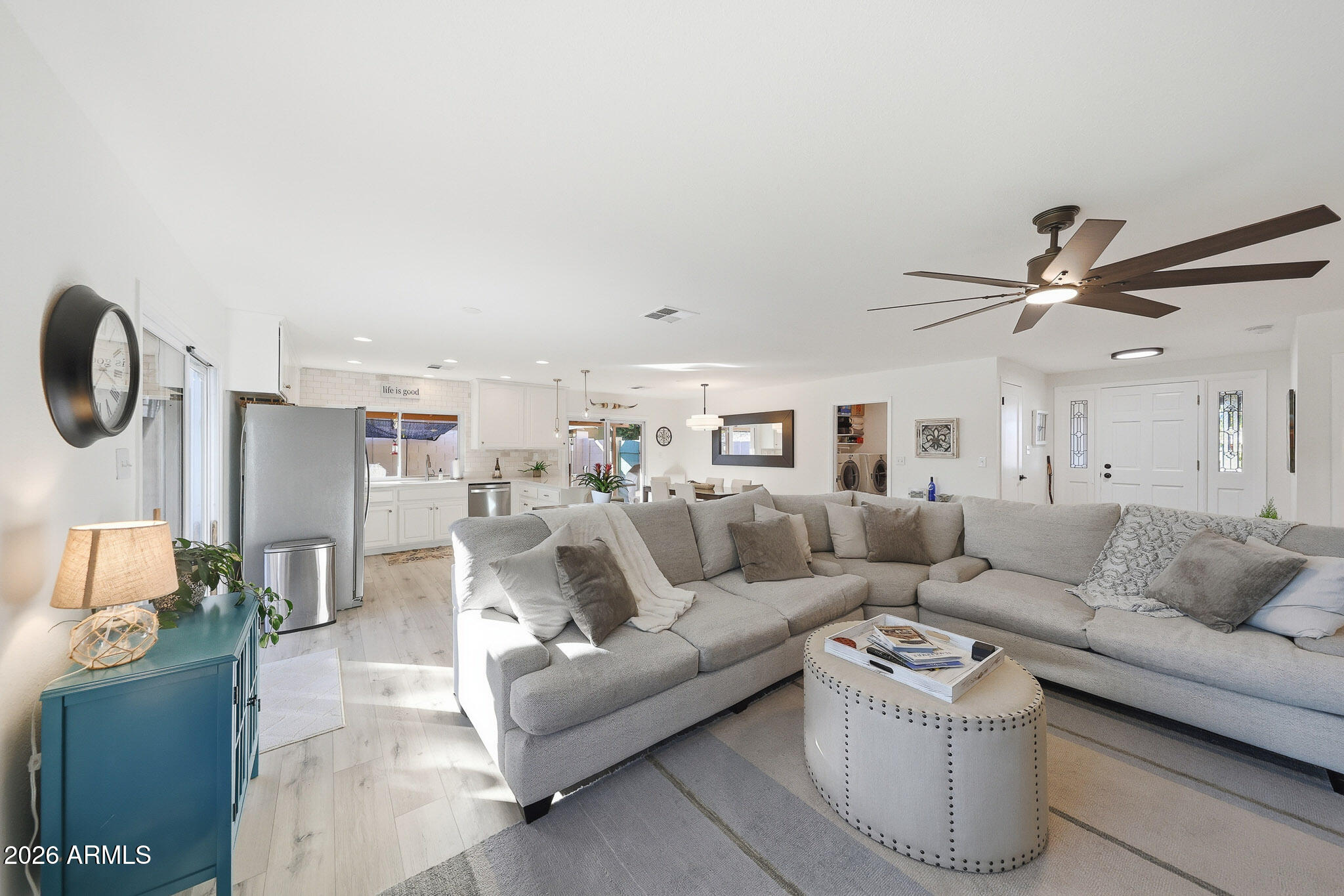 2647 E CHOLLA Street