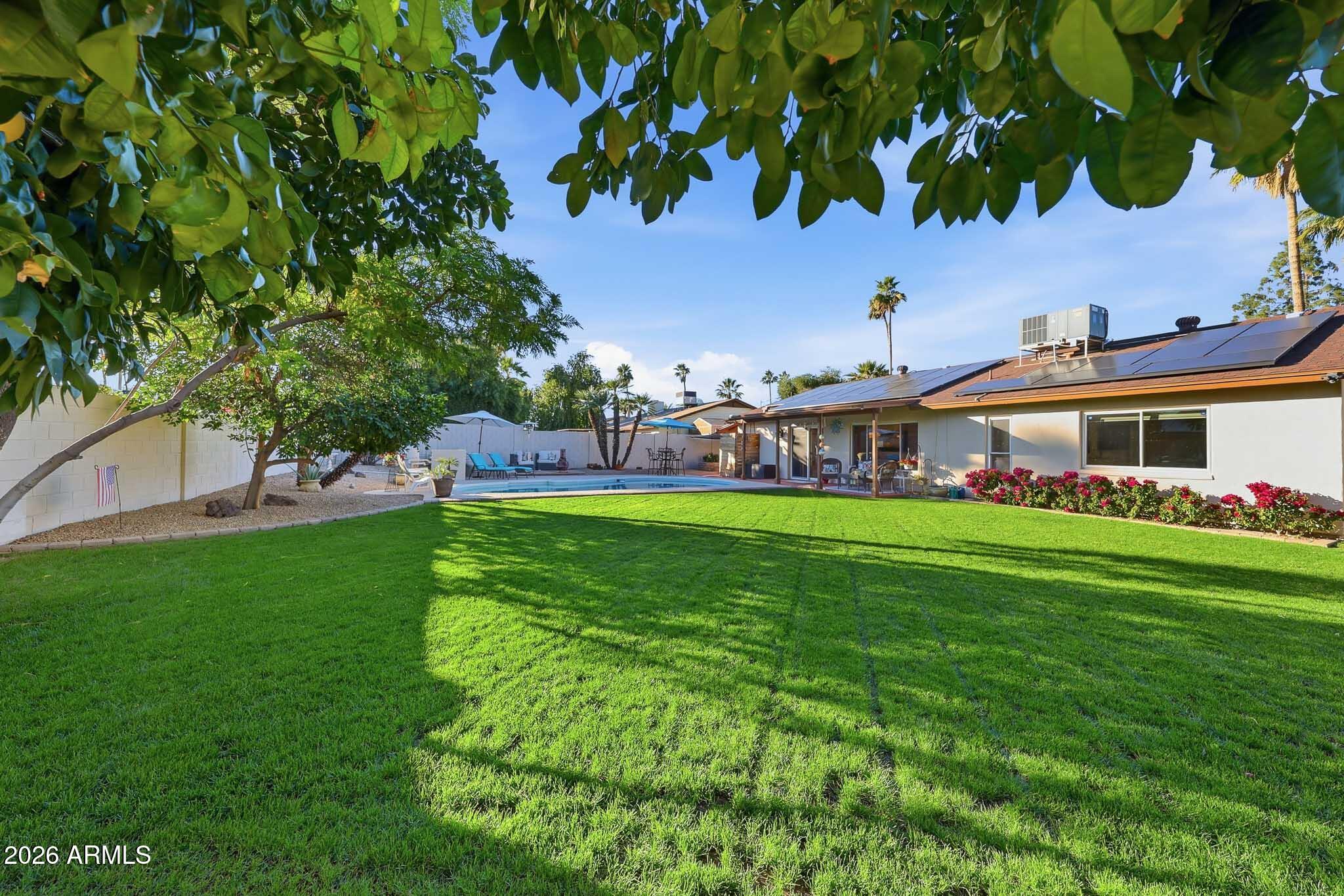 2647 E CHOLLA Street