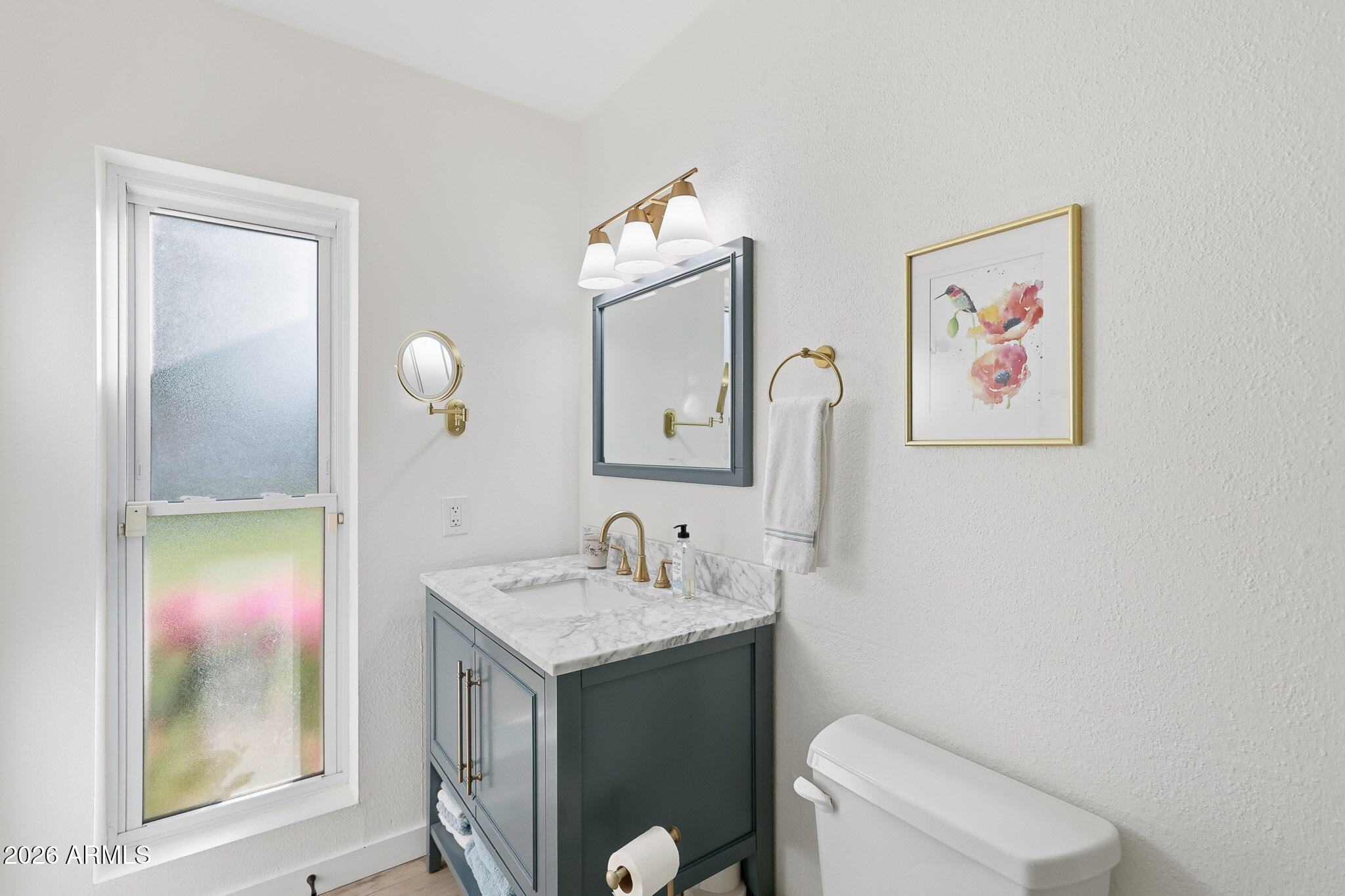 2647 E CHOLLA Street