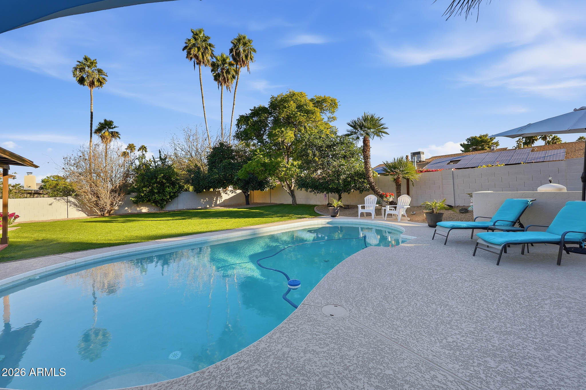 2647 E CHOLLA Street