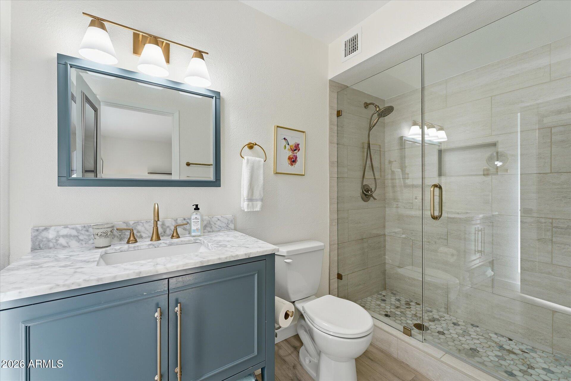 2647 E CHOLLA Street