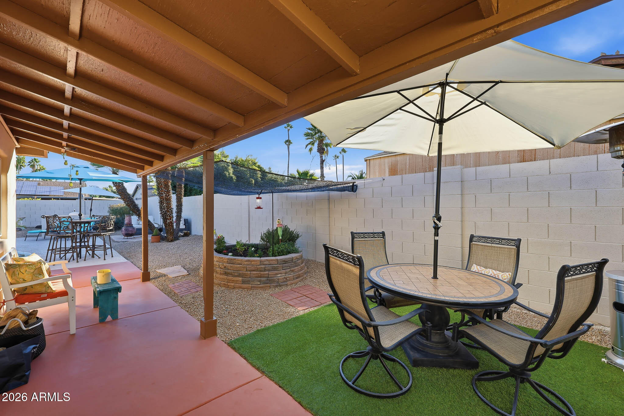 2647 E CHOLLA Street