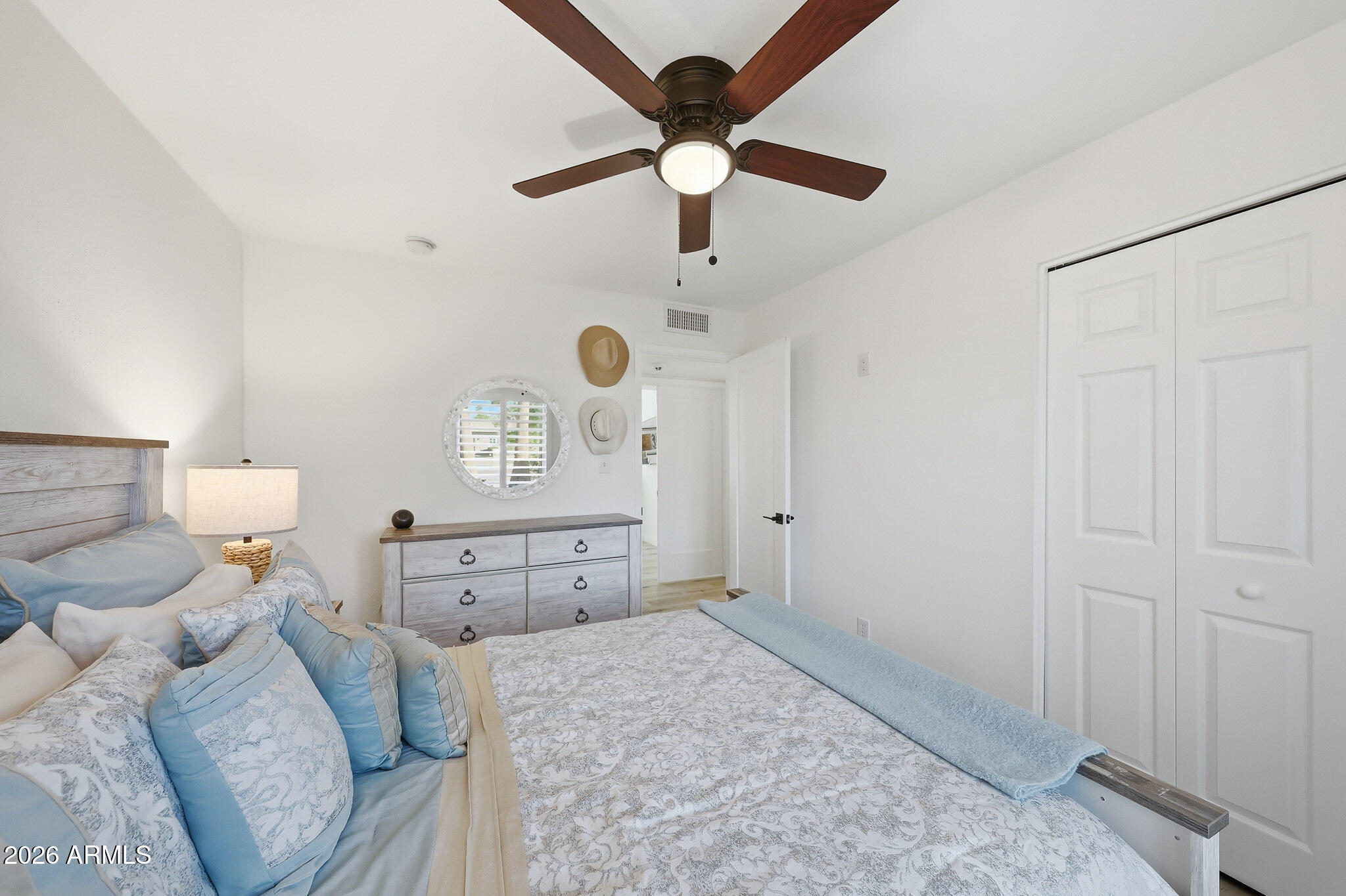 2647 E CHOLLA Street