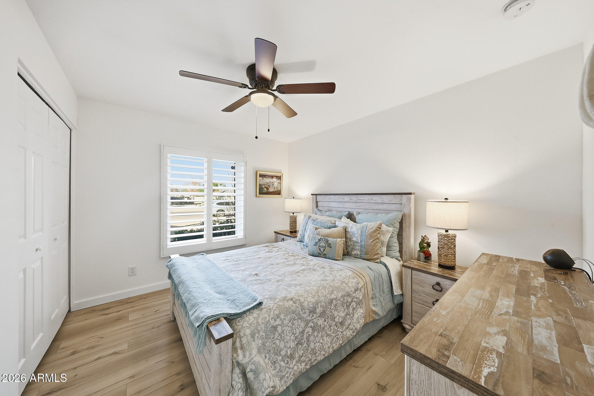 2647 E CHOLLA Street