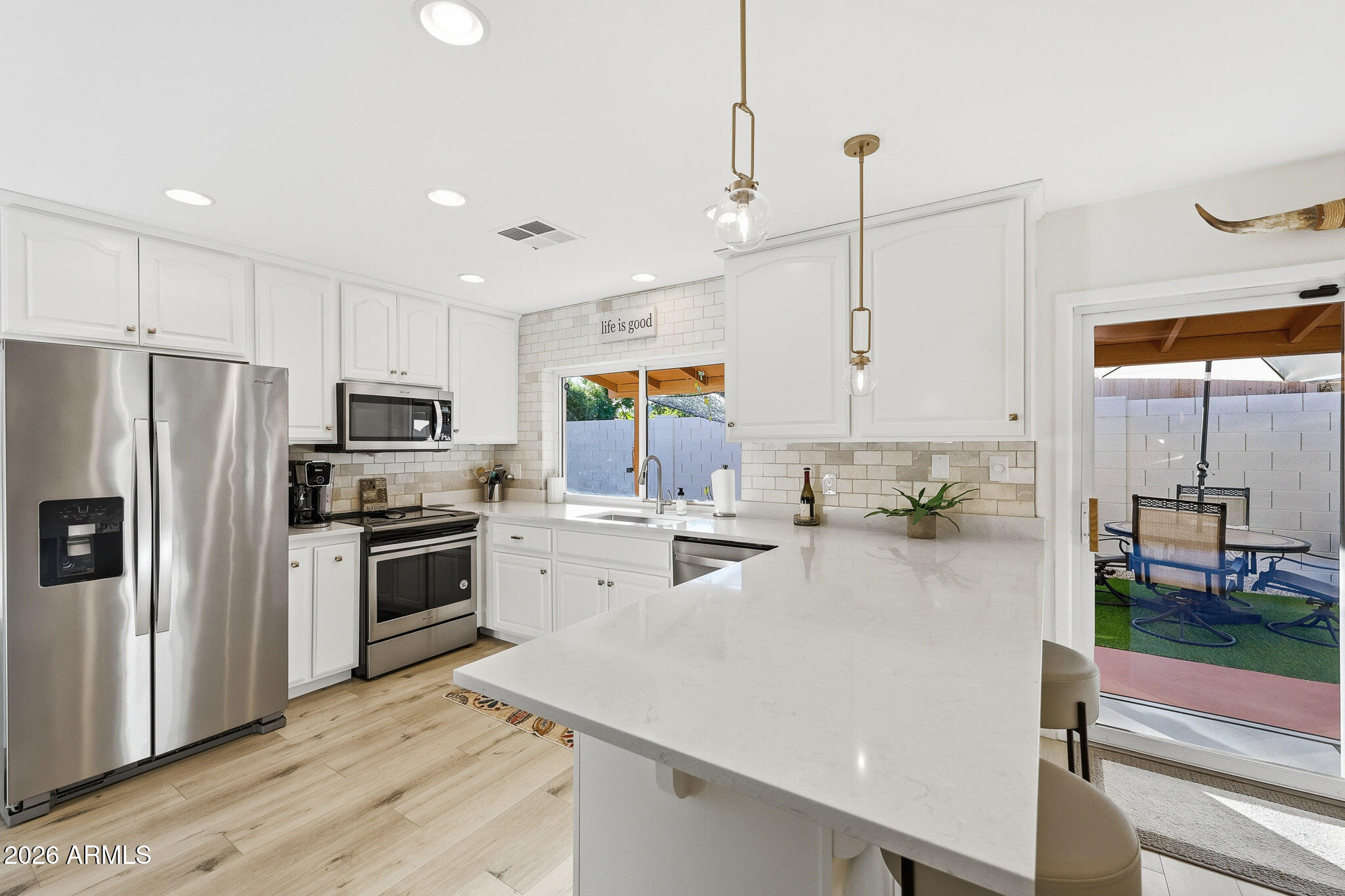 2647 E CHOLLA Street