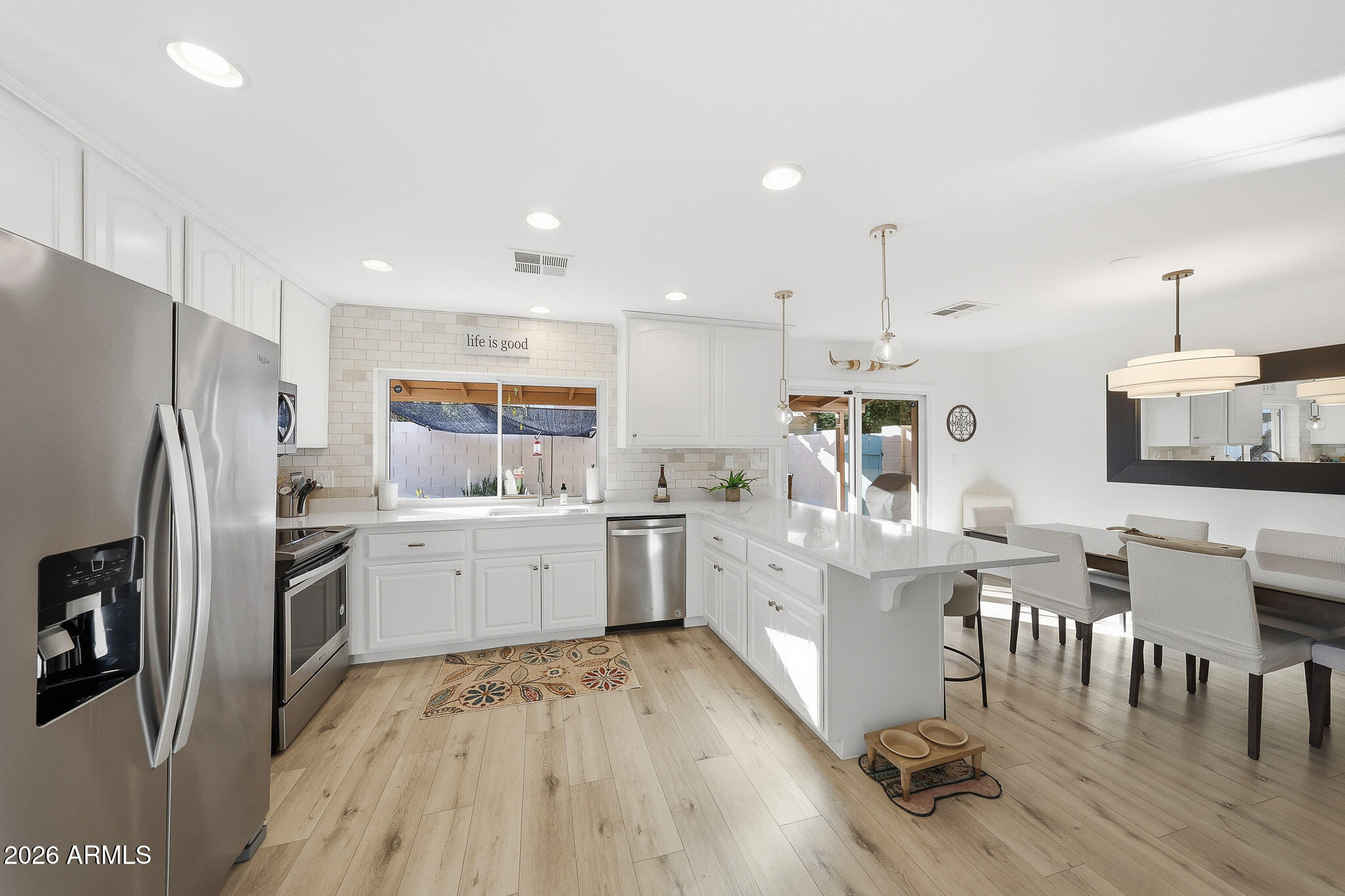 2647 E CHOLLA Street