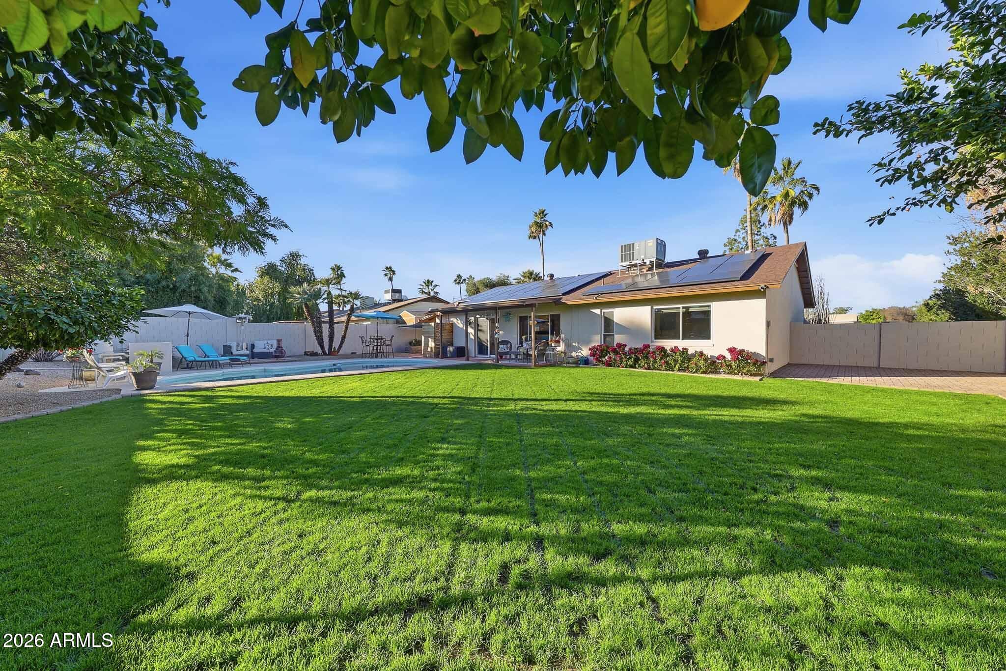 2647 E CHOLLA Street