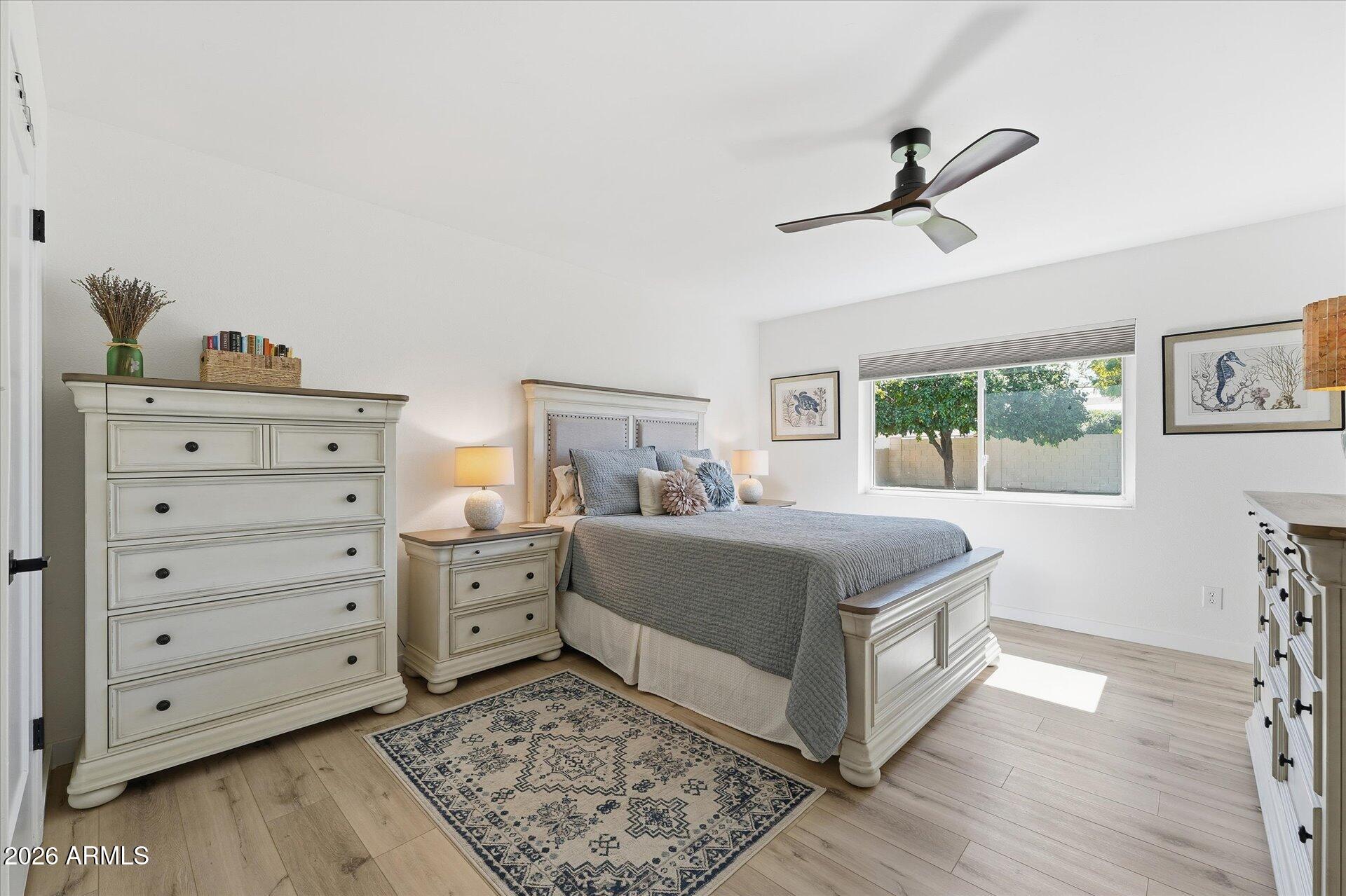 2647 E CHOLLA Street