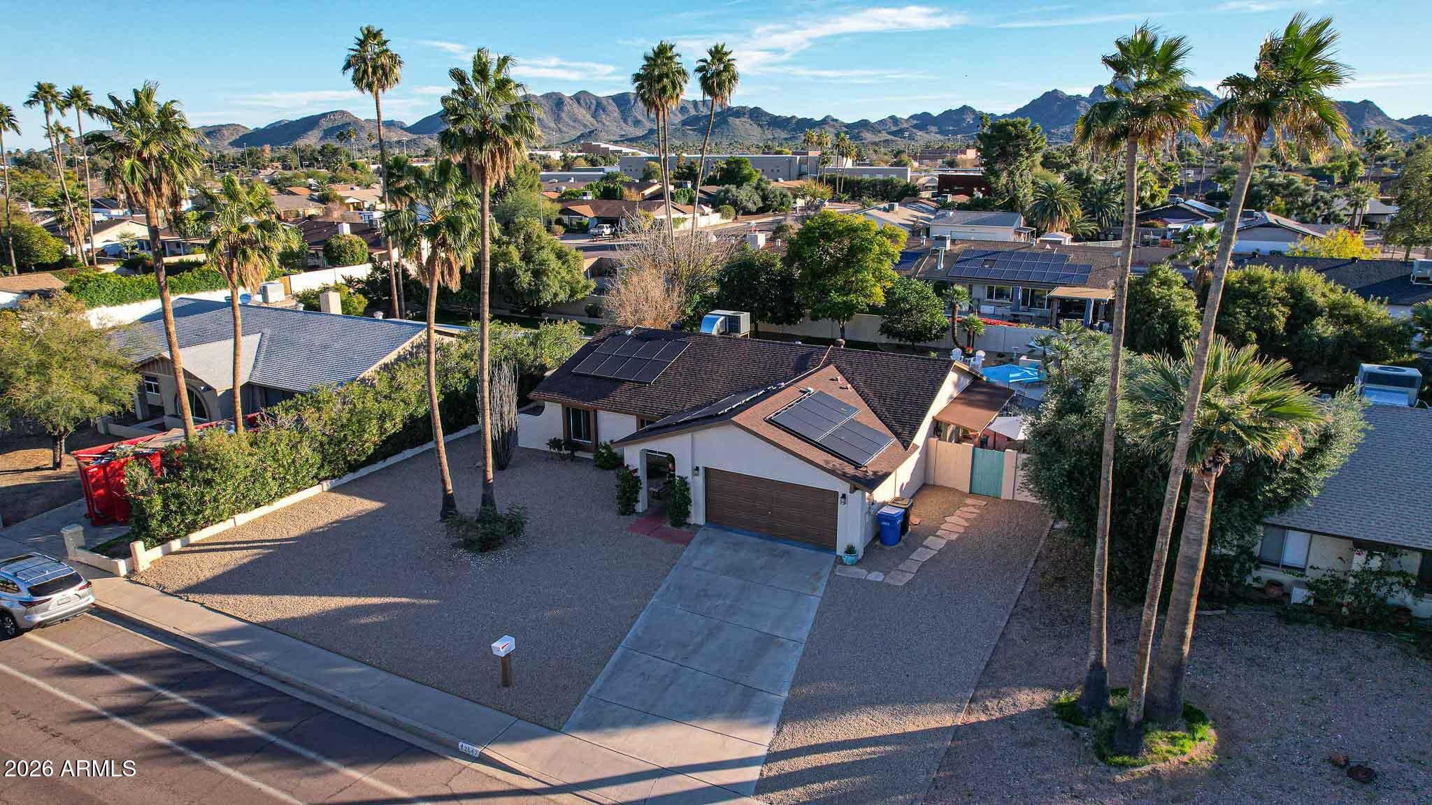 2647 E CHOLLA Street