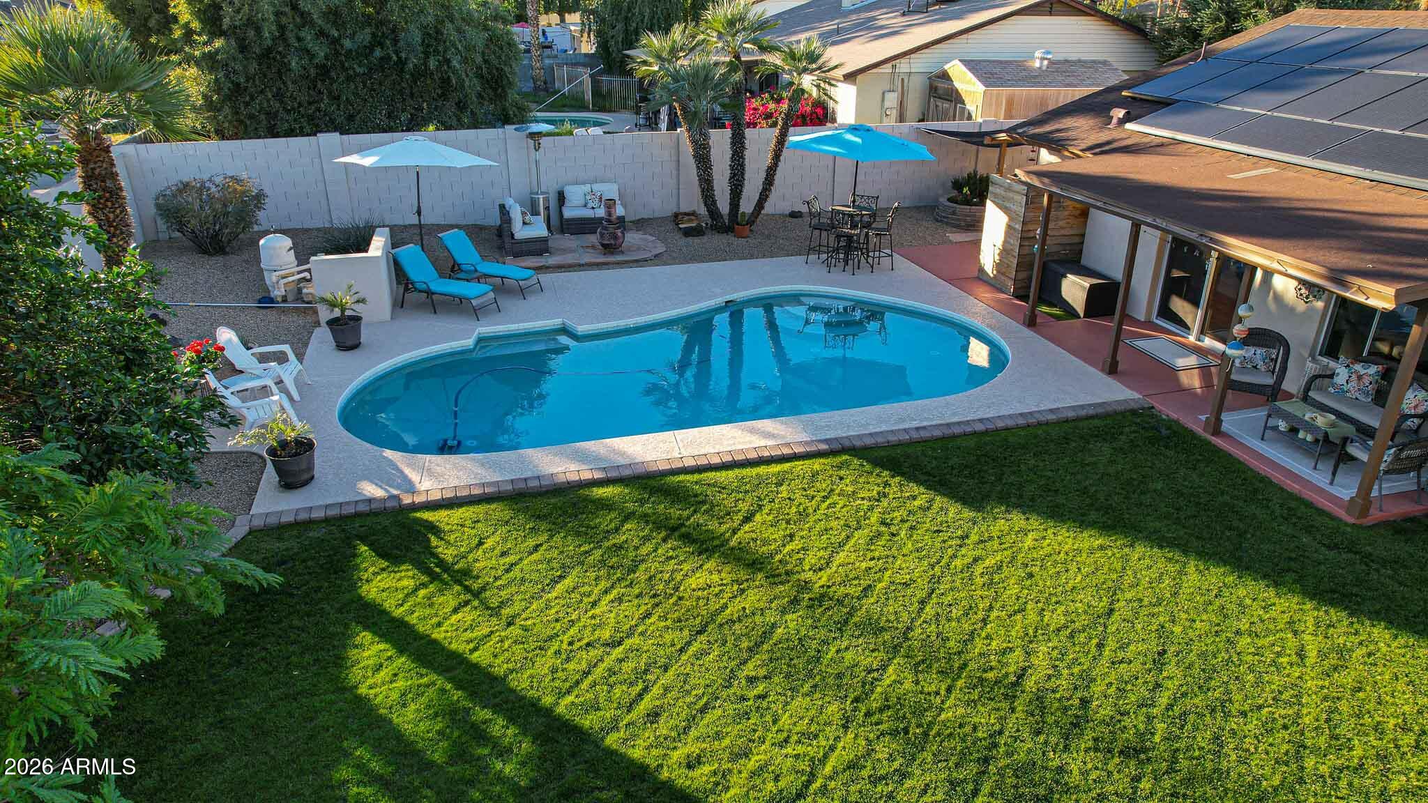 2647 E CHOLLA Street