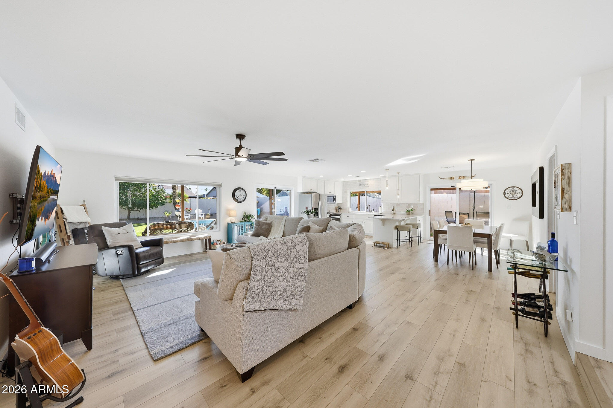 2647 E CHOLLA Street