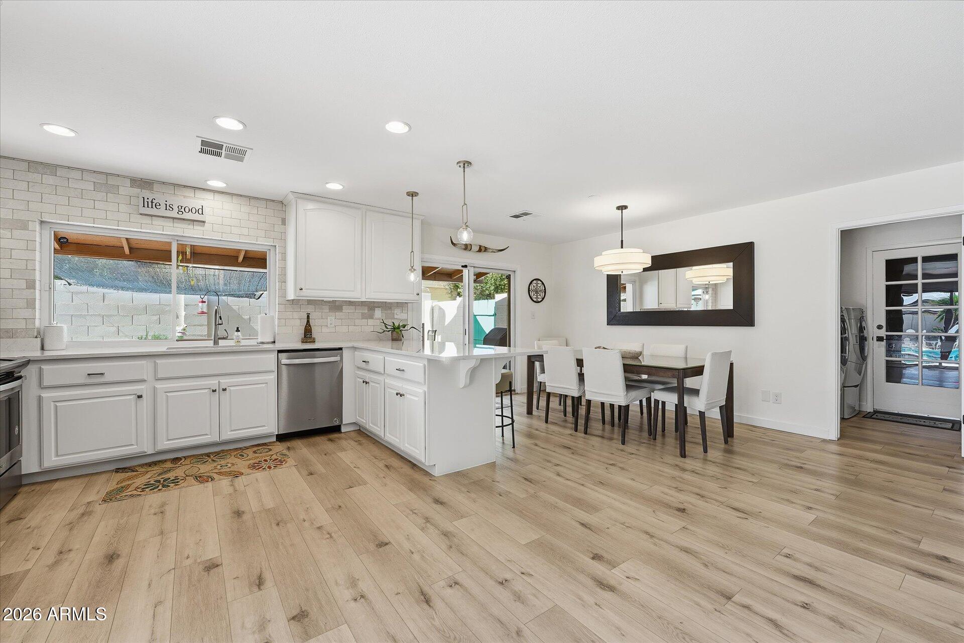 2647 E CHOLLA Street