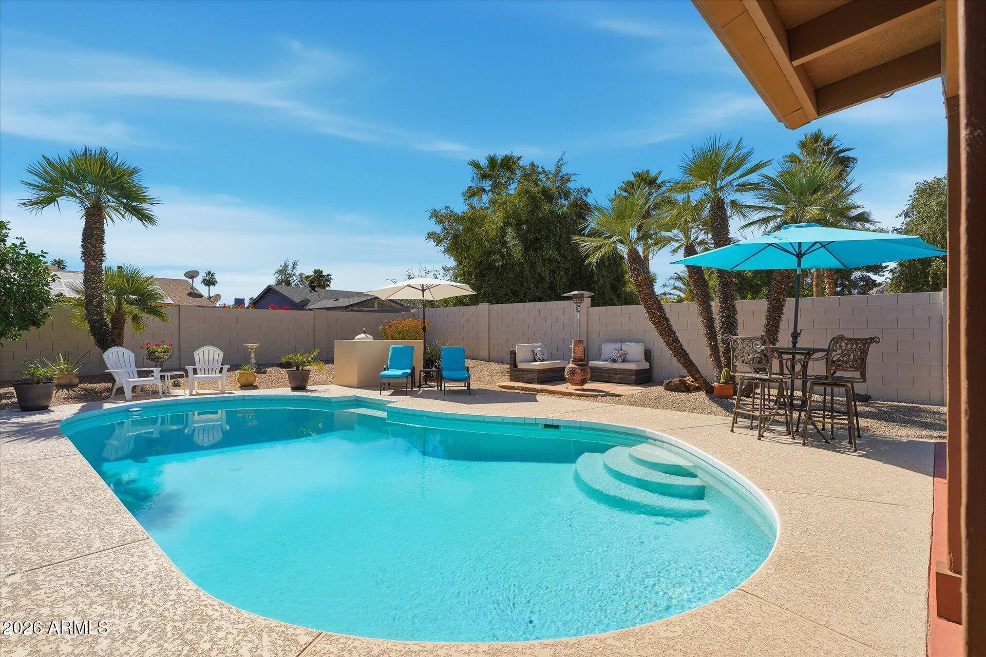 2647 E CHOLLA Street