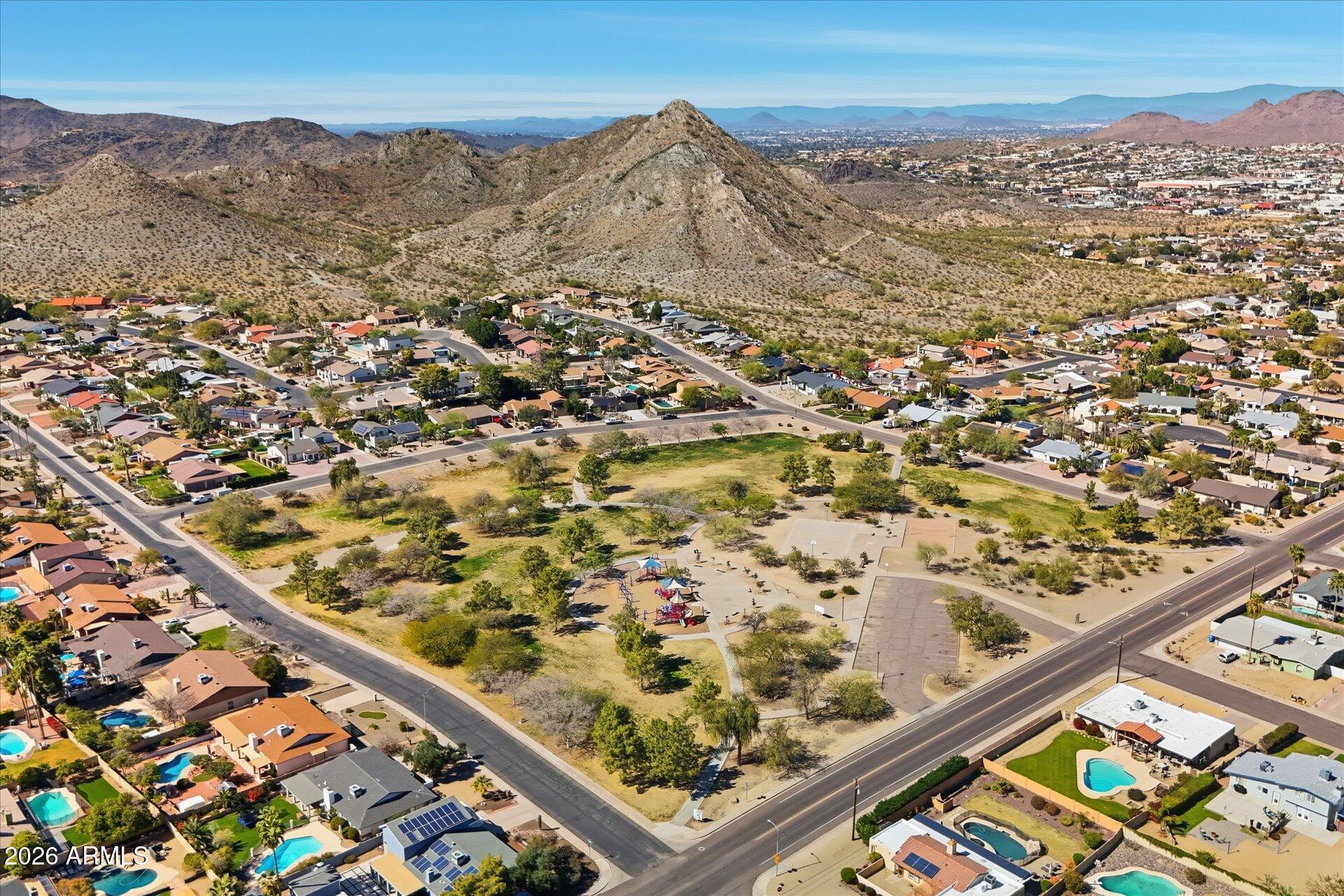 2647 E CHOLLA Street