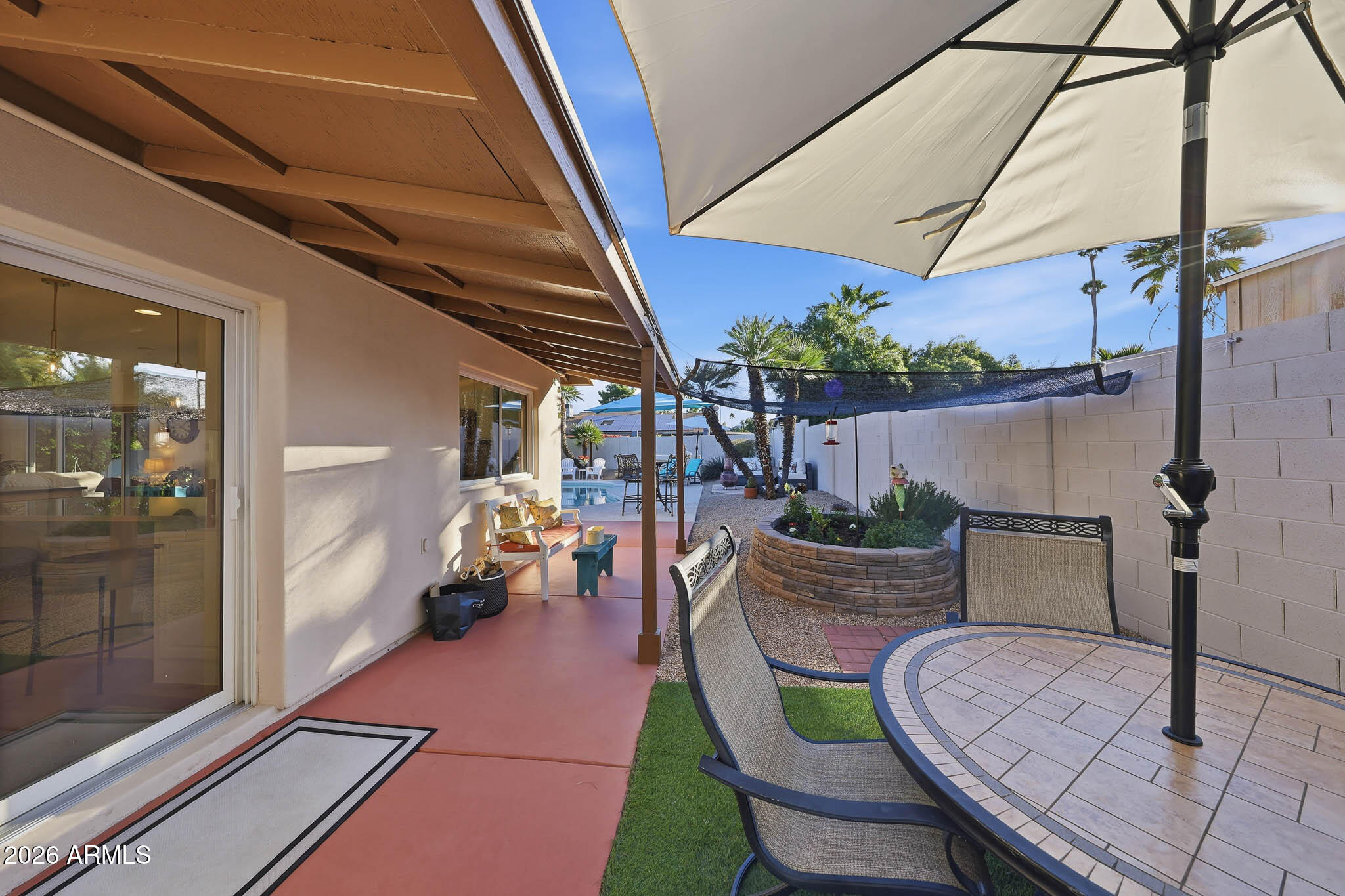 2647 E CHOLLA Street