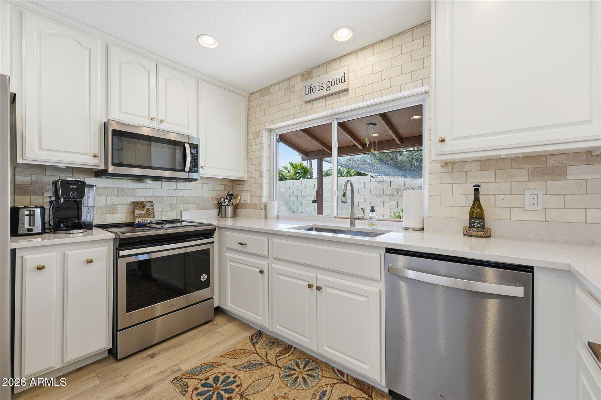 2647 E CHOLLA Street