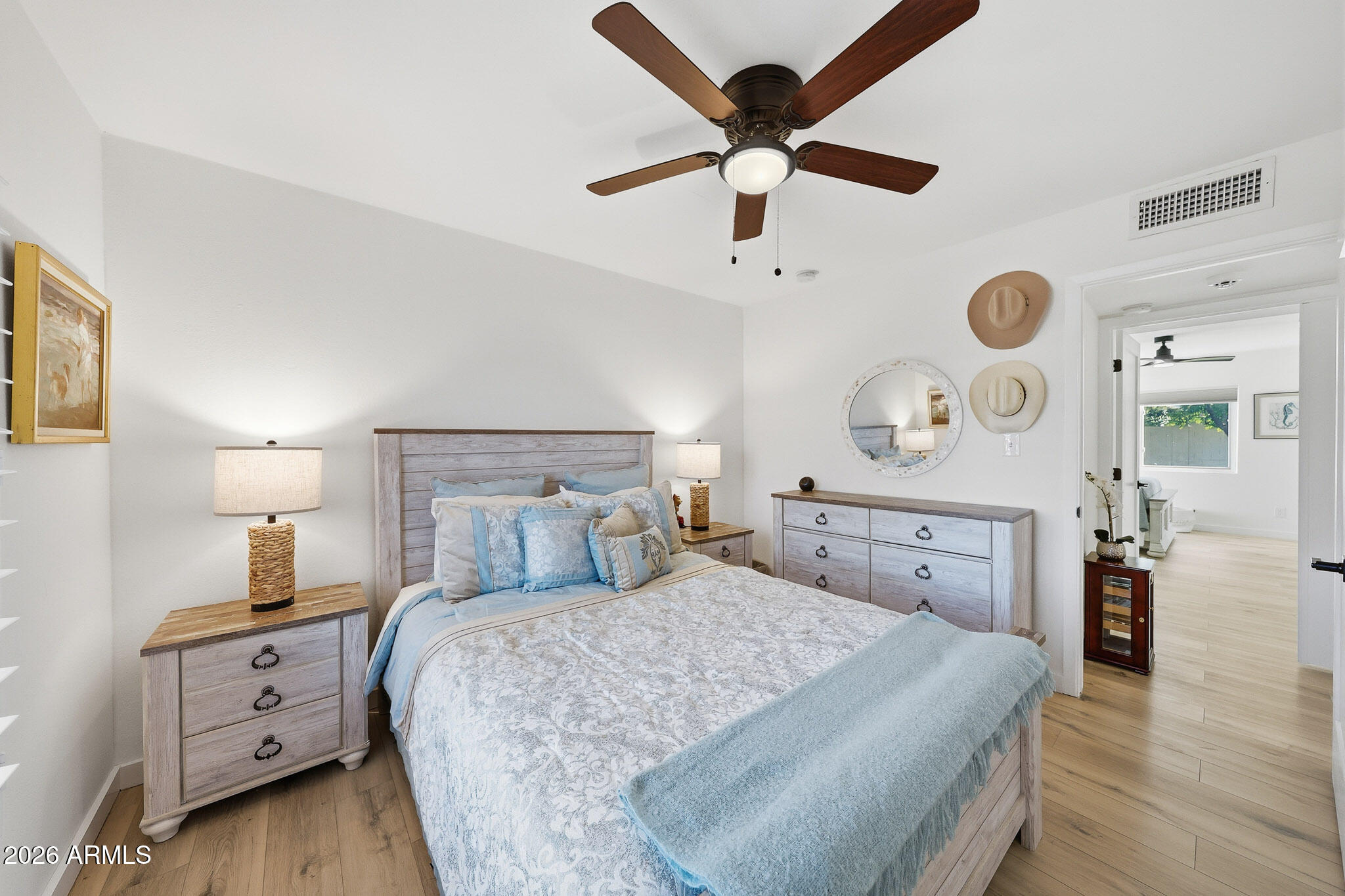 2647 E CHOLLA Street