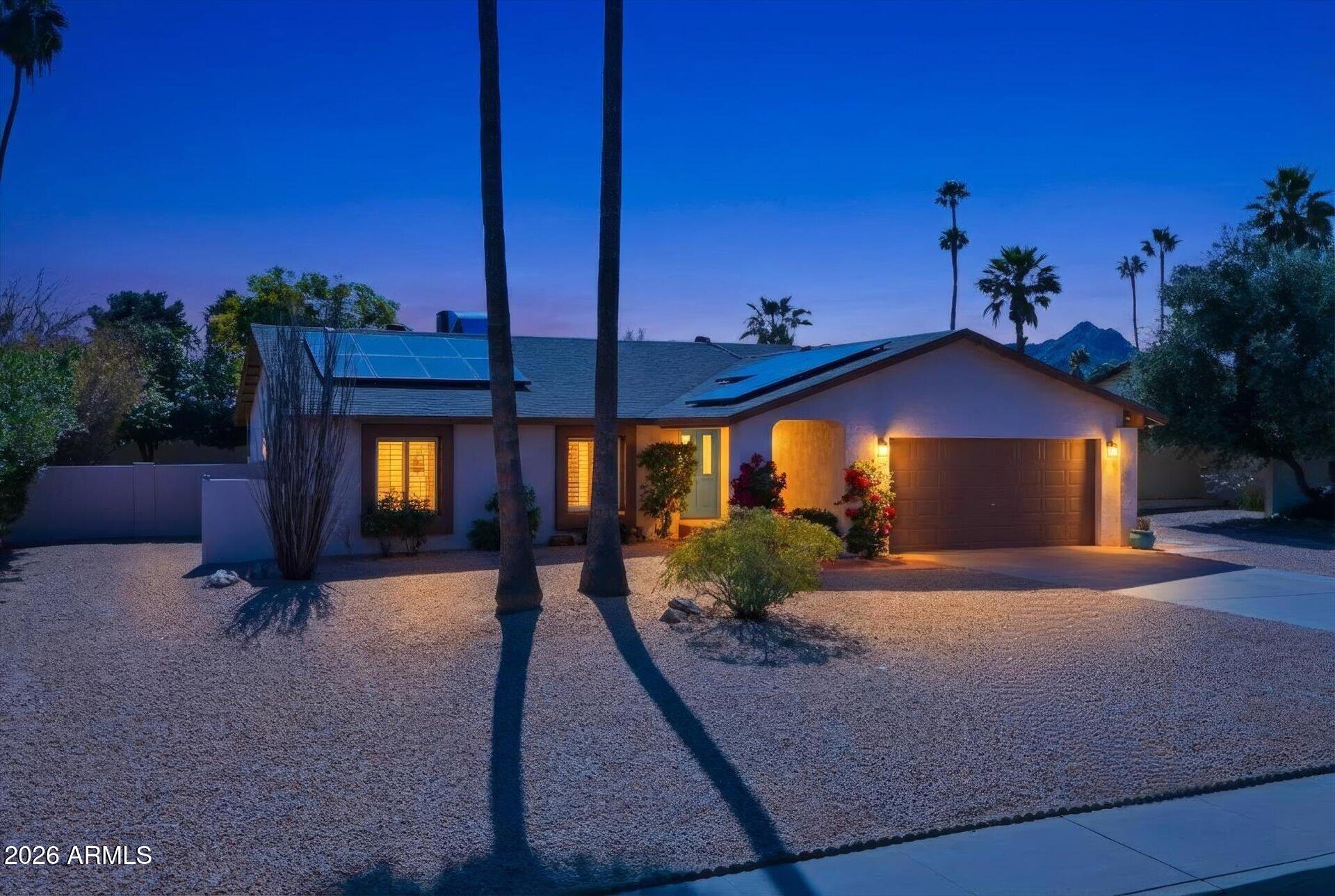 2647 E CHOLLA Street