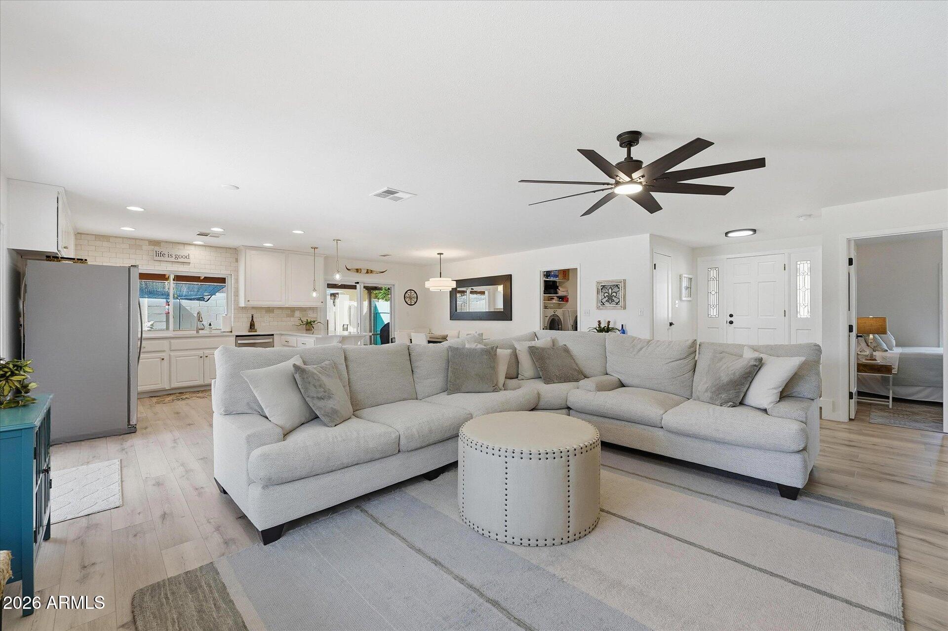 2647 E CHOLLA Street