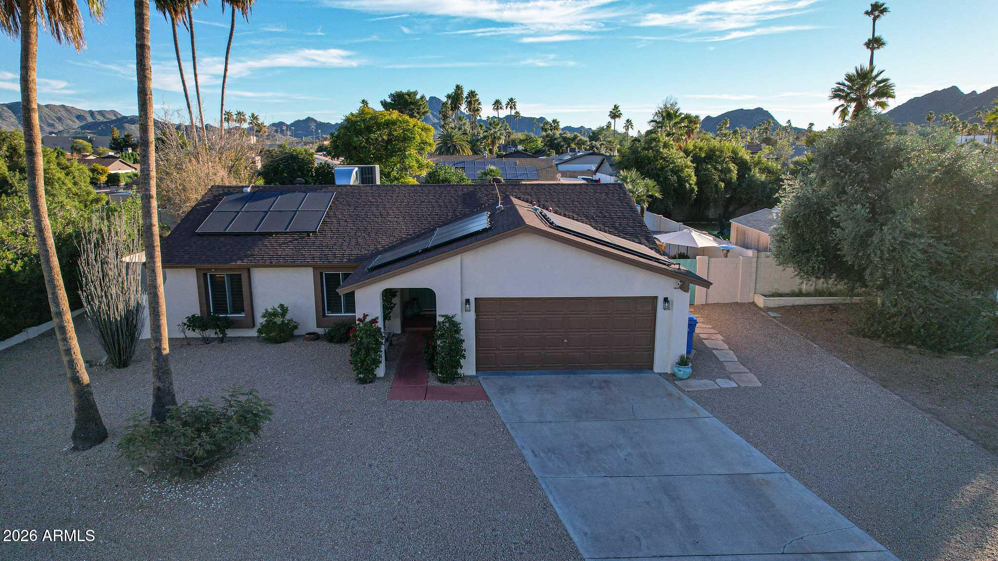 2647 E CHOLLA Street