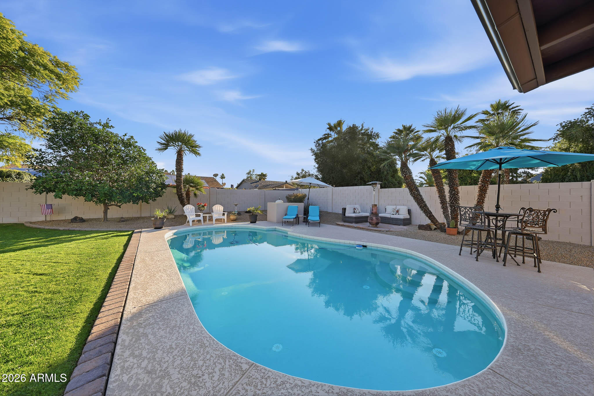 2647 E CHOLLA Street