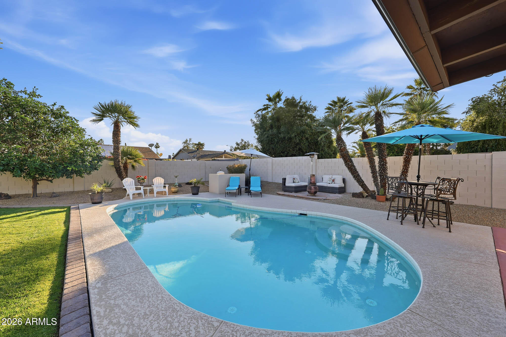 2647 E CHOLLA Street