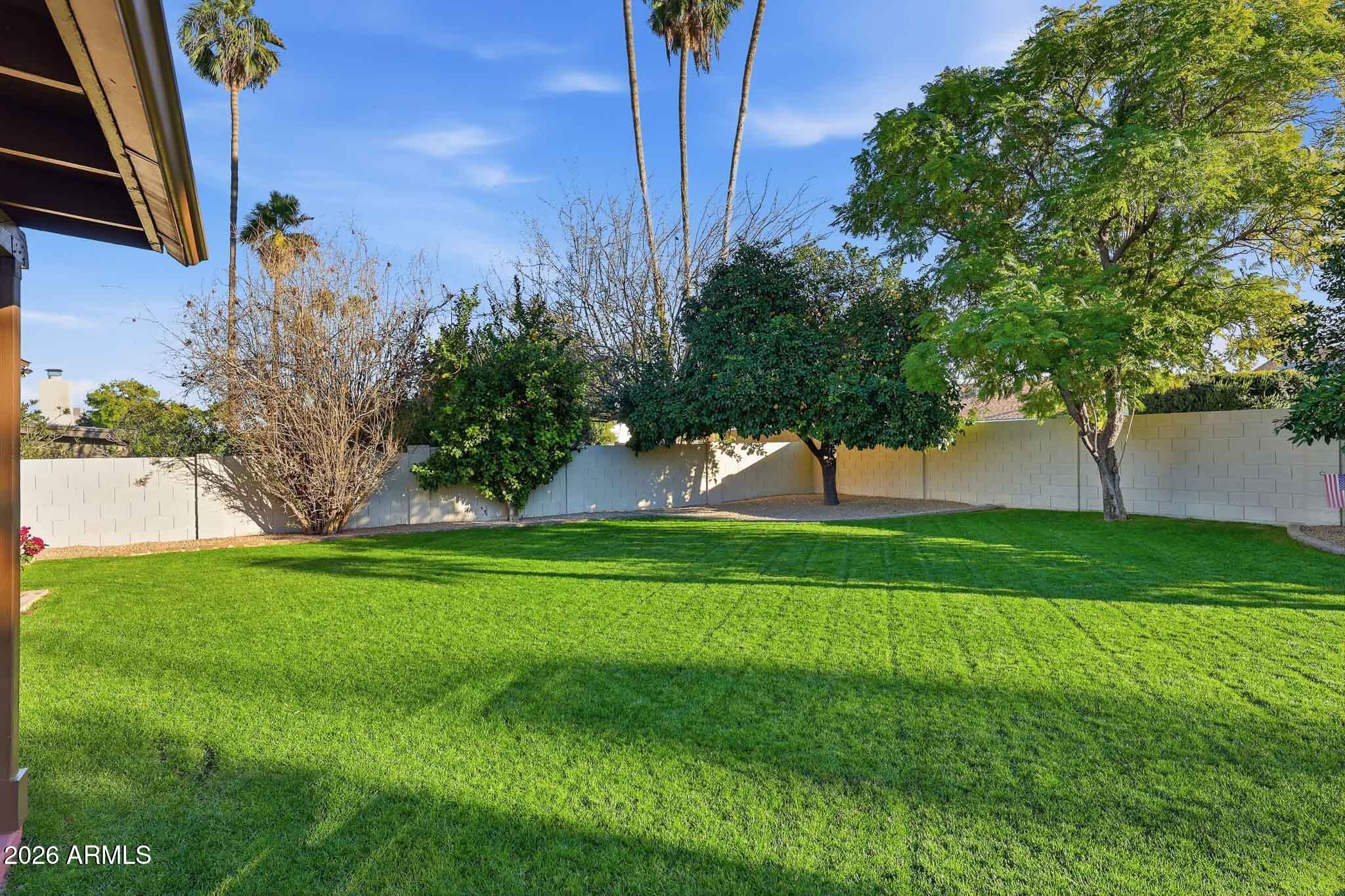 2647 E CHOLLA Street