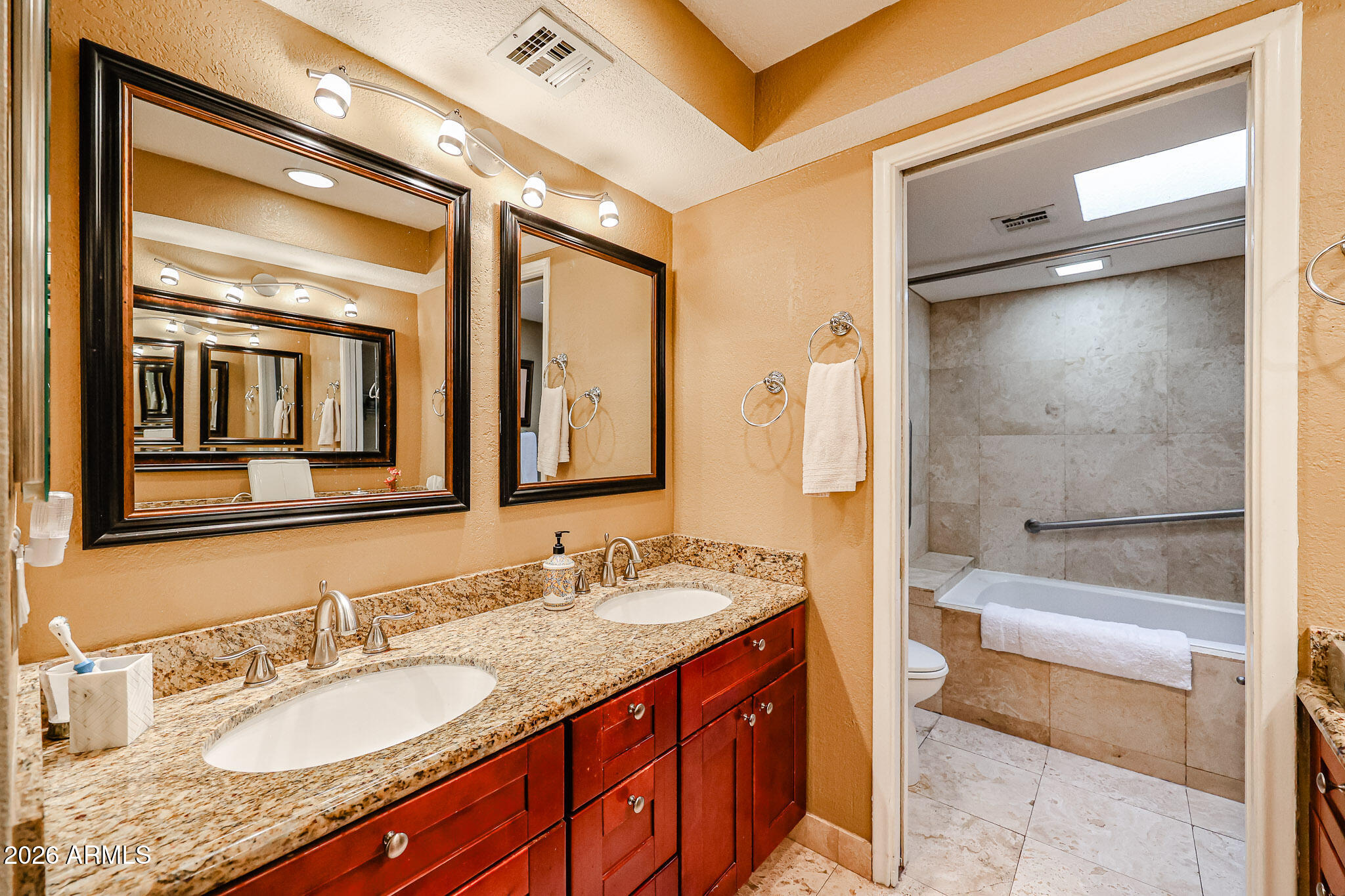 7720 N PINESVIEW Drive