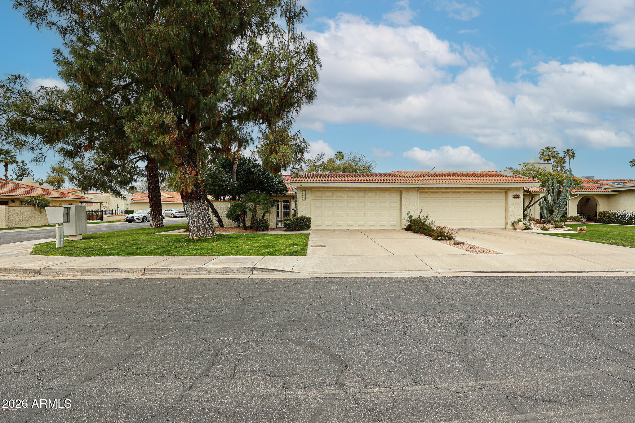 7720 N PINESVIEW Drive