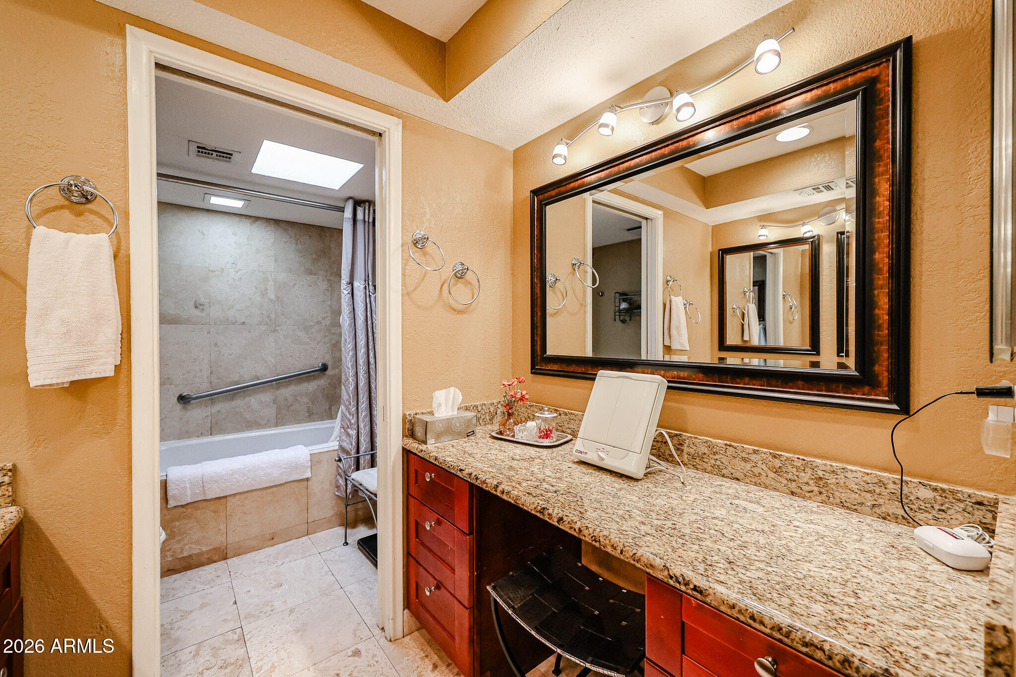 7720 N PINESVIEW Drive