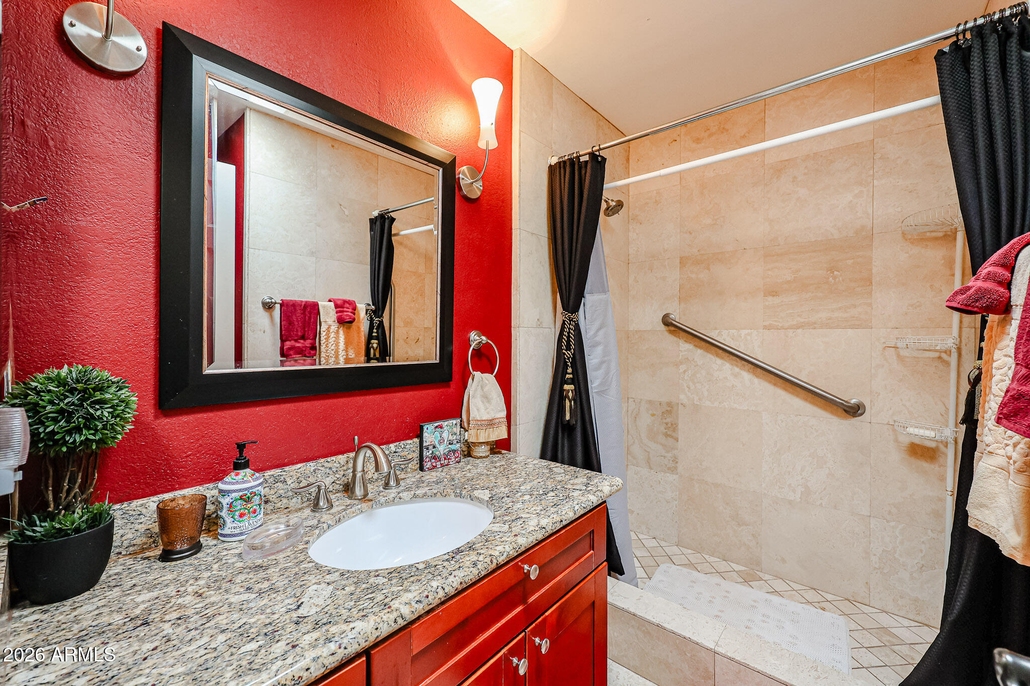 7720 N PINESVIEW Drive