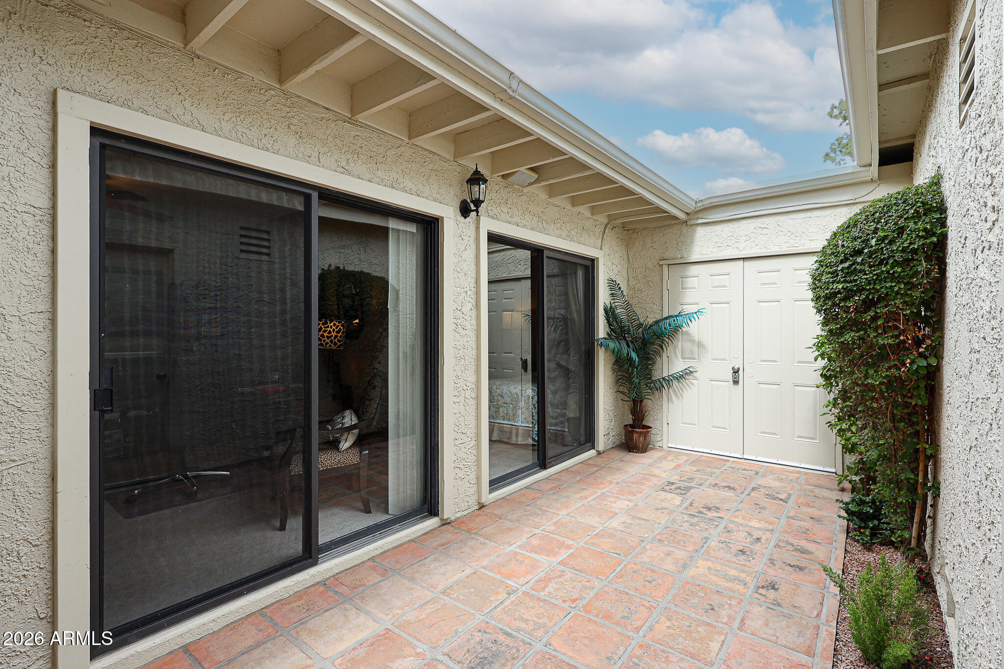 7720 N PINESVIEW Drive