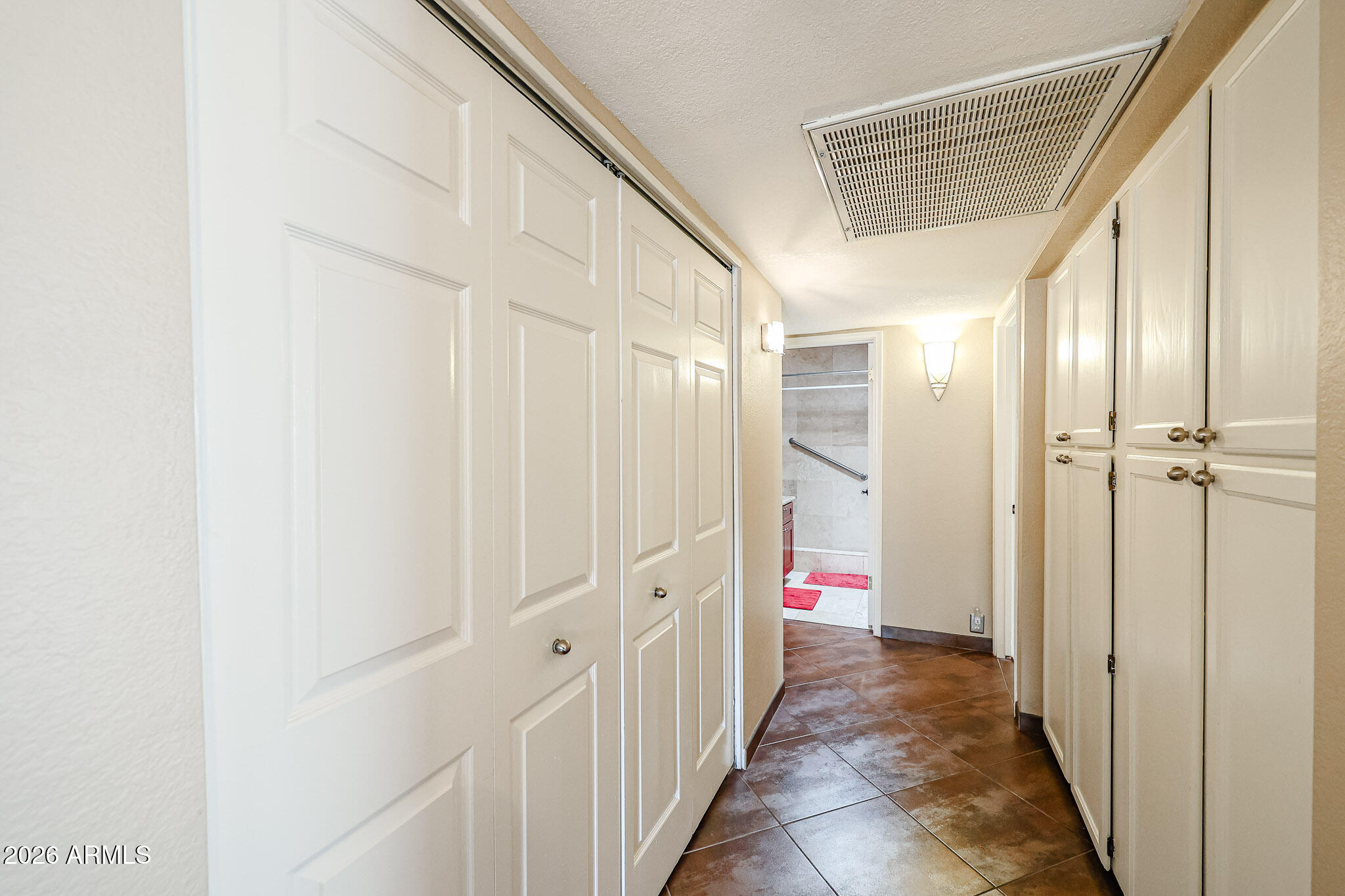 7720 N PINESVIEW Drive