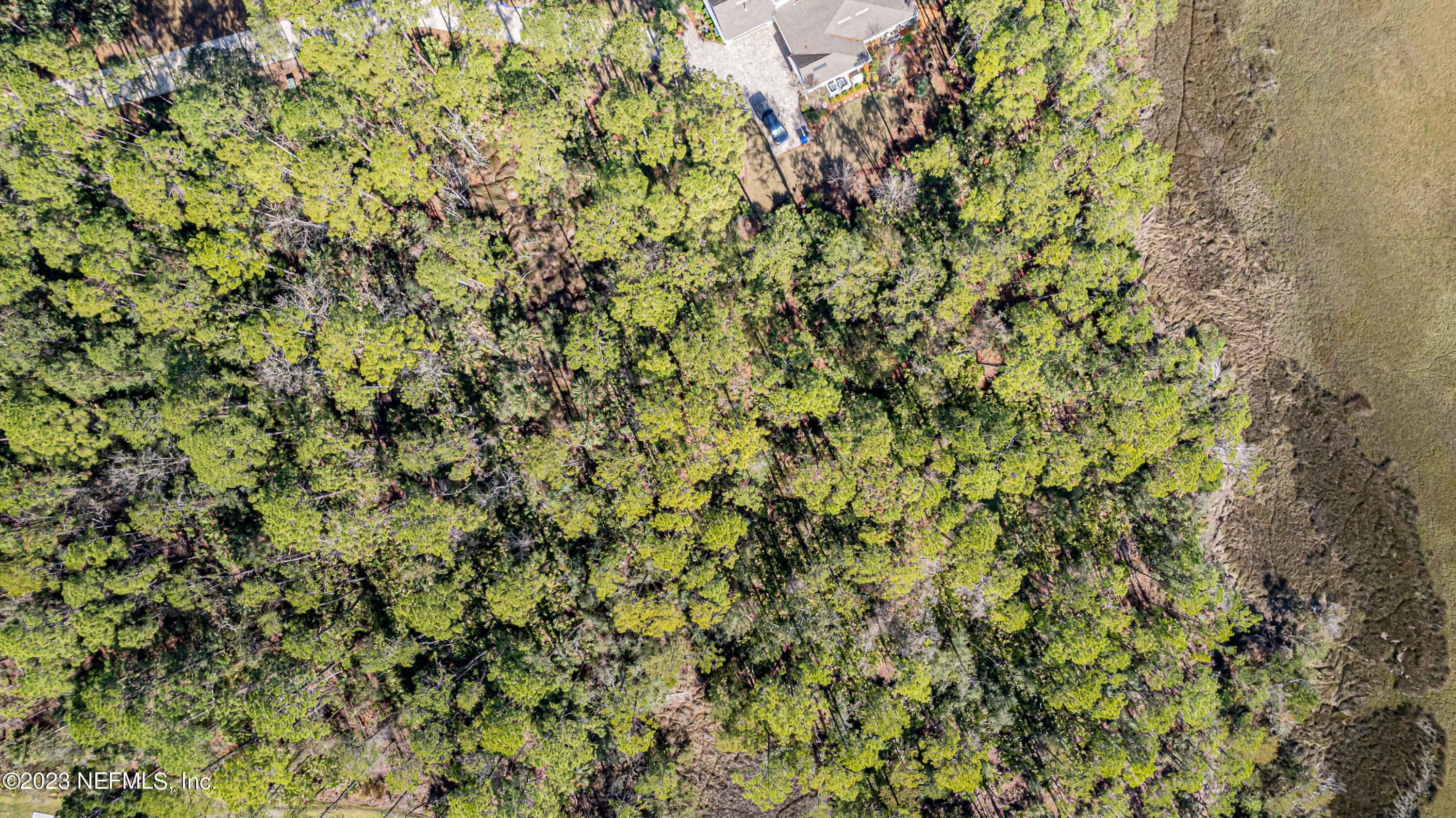 216 N RIVER Drive