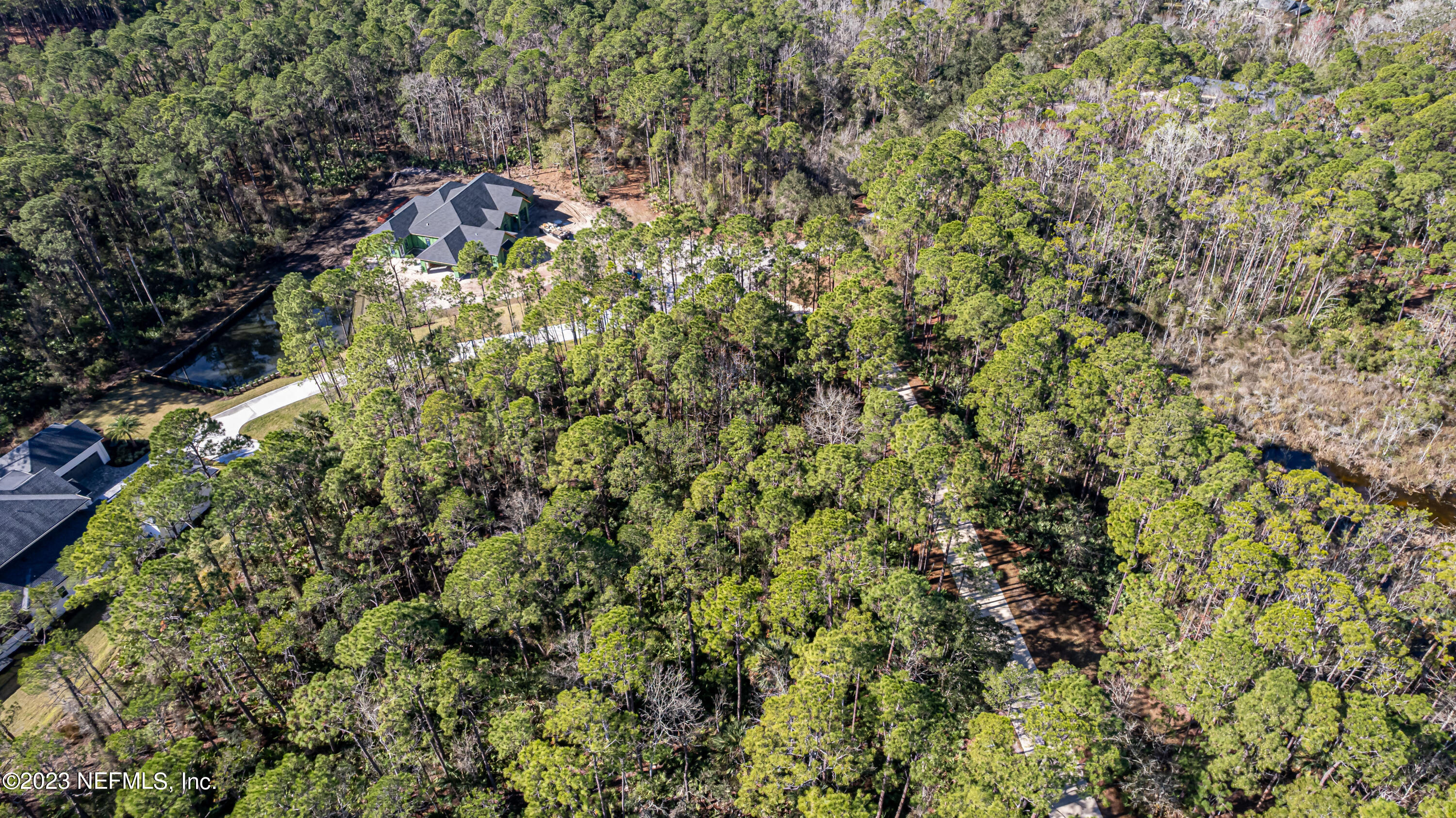 216 N RIVER Drive