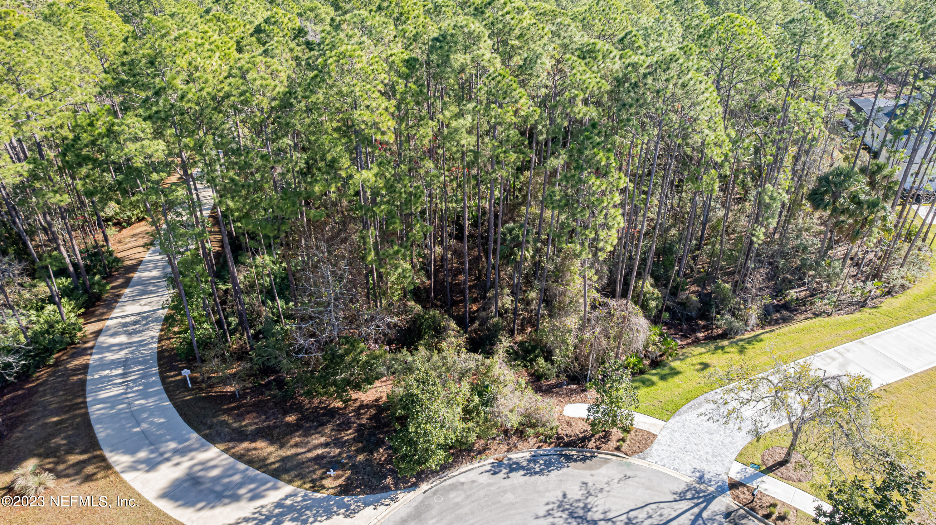 216 N RIVER Drive