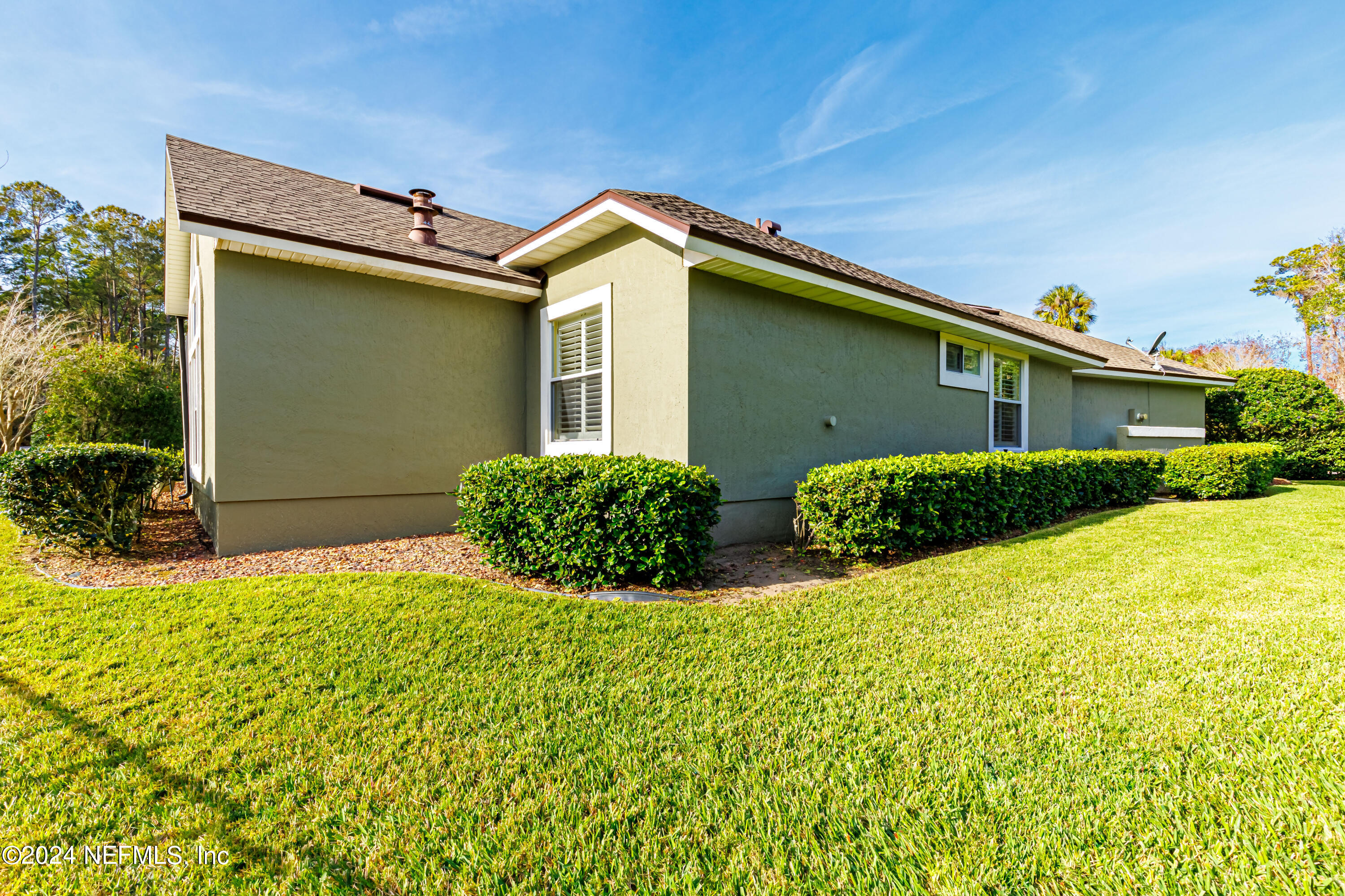 429 E WOODHAVEN Drive