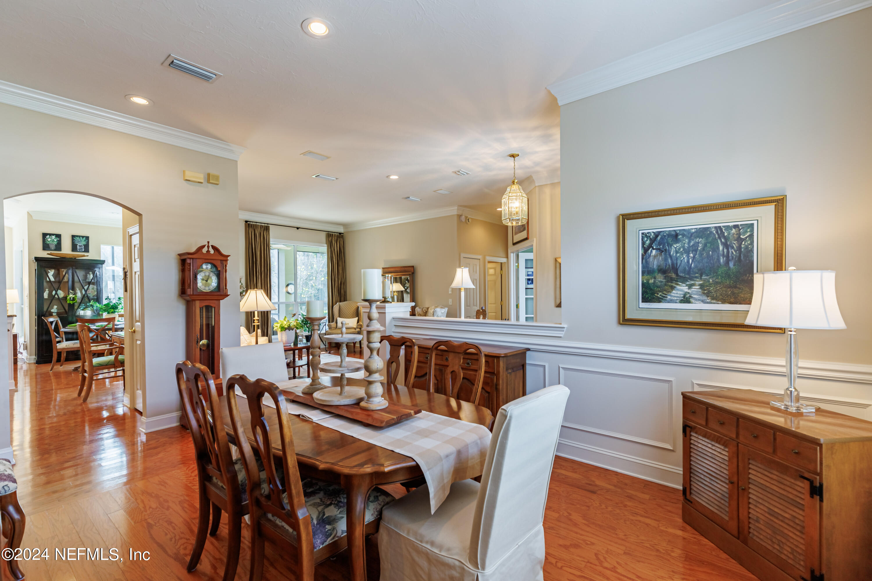 429 E WOODHAVEN Drive
