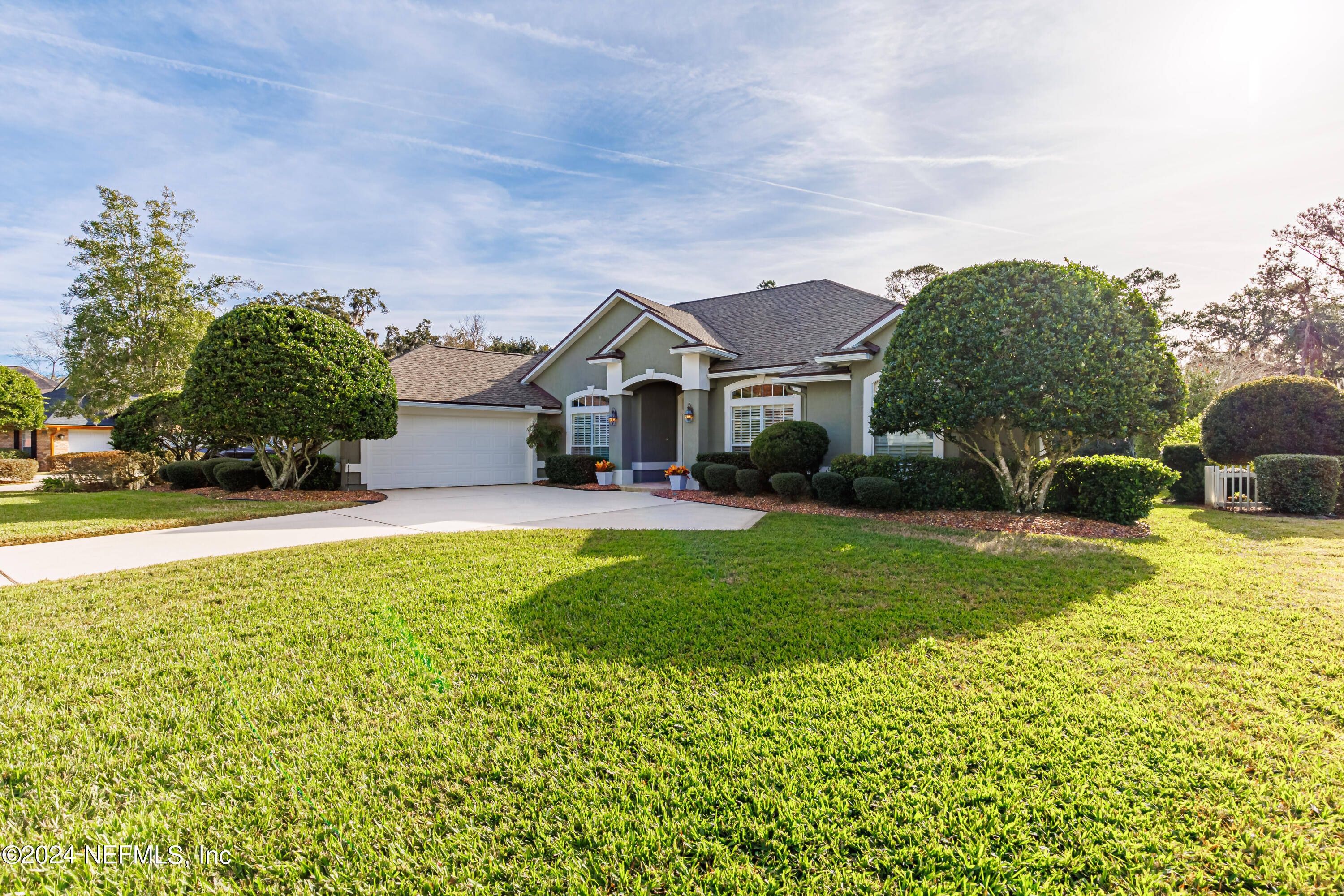 429 E WOODHAVEN Drive