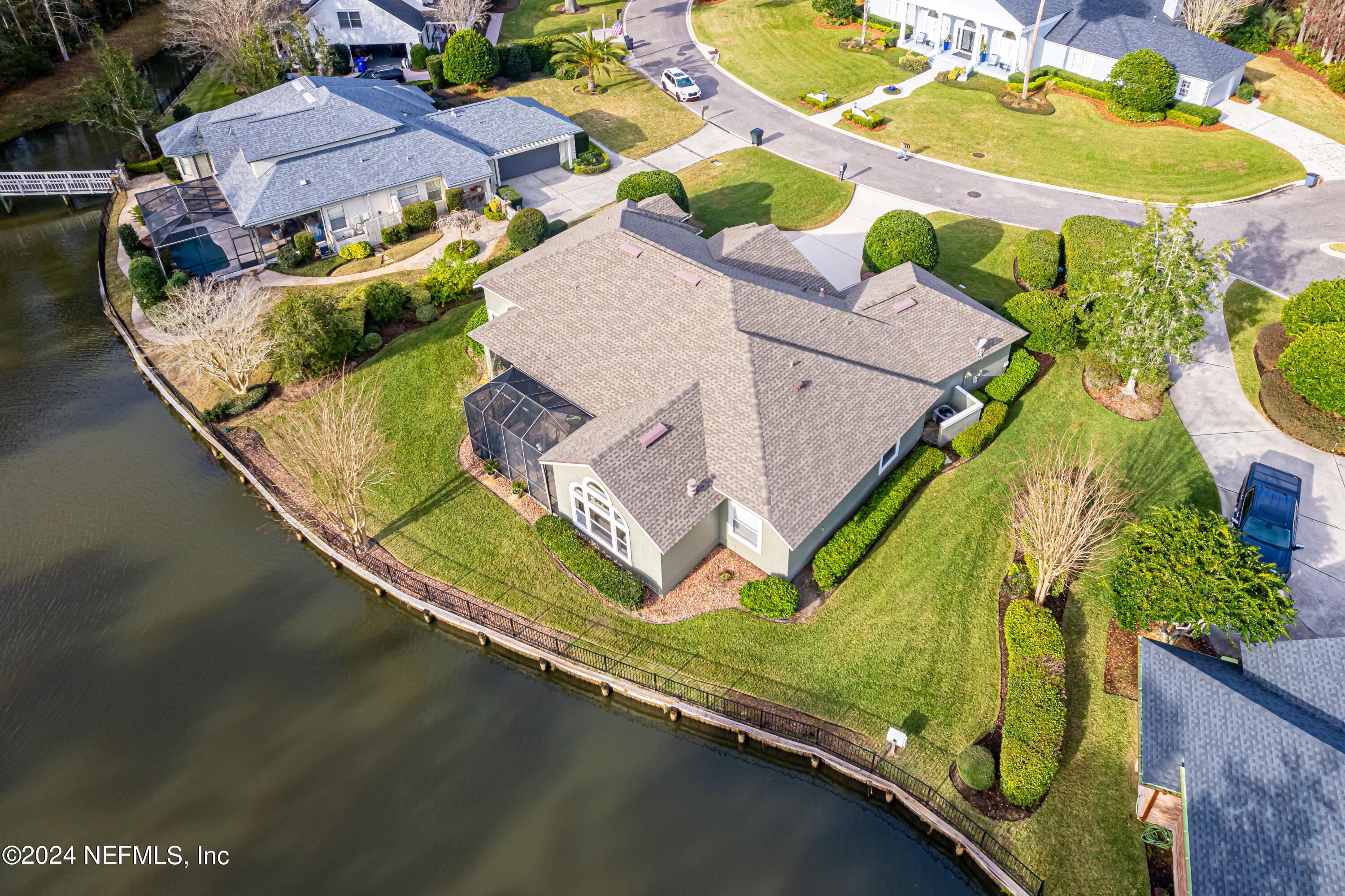 429 E WOODHAVEN Drive