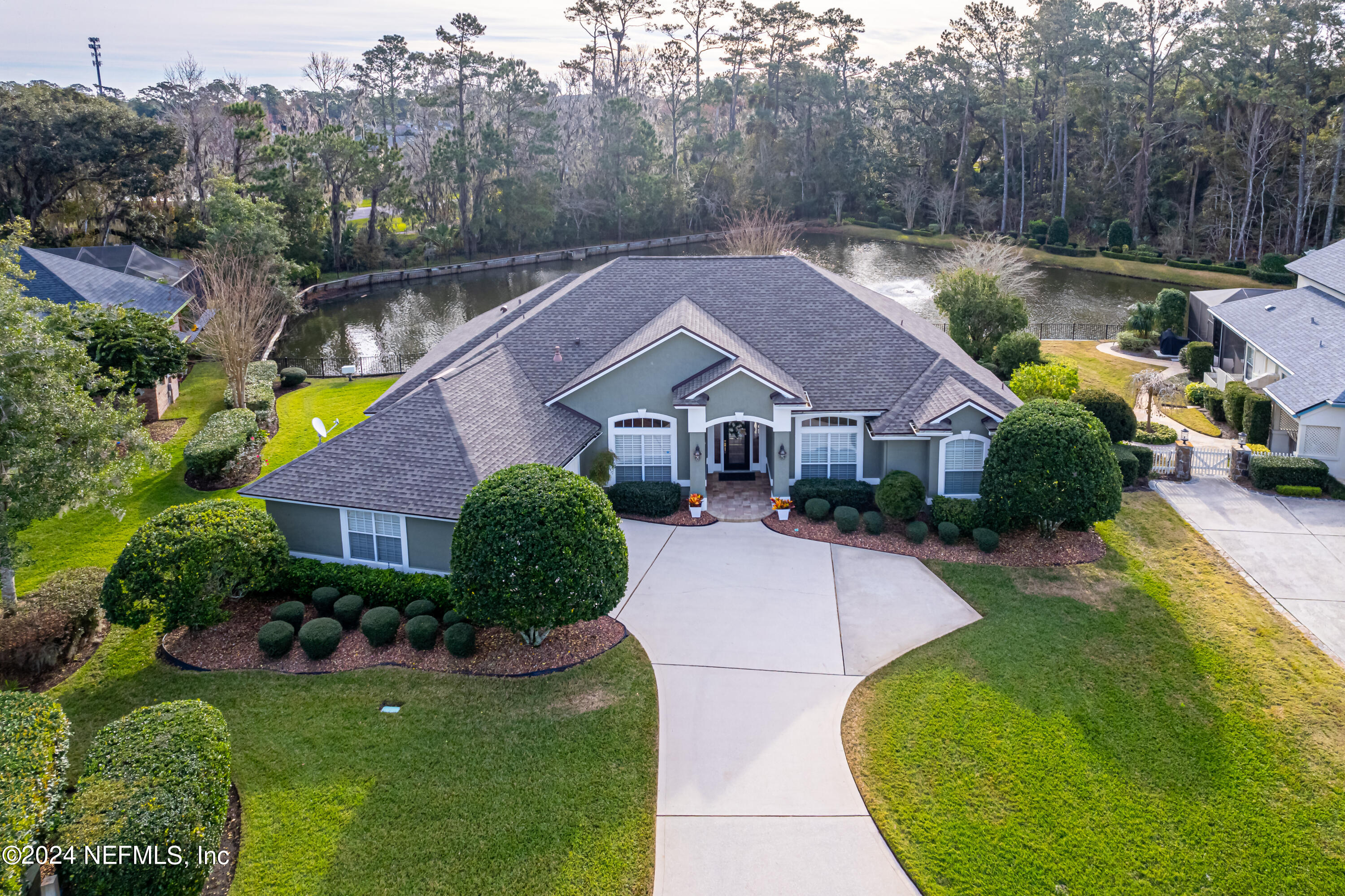 429 E WOODHAVEN Drive