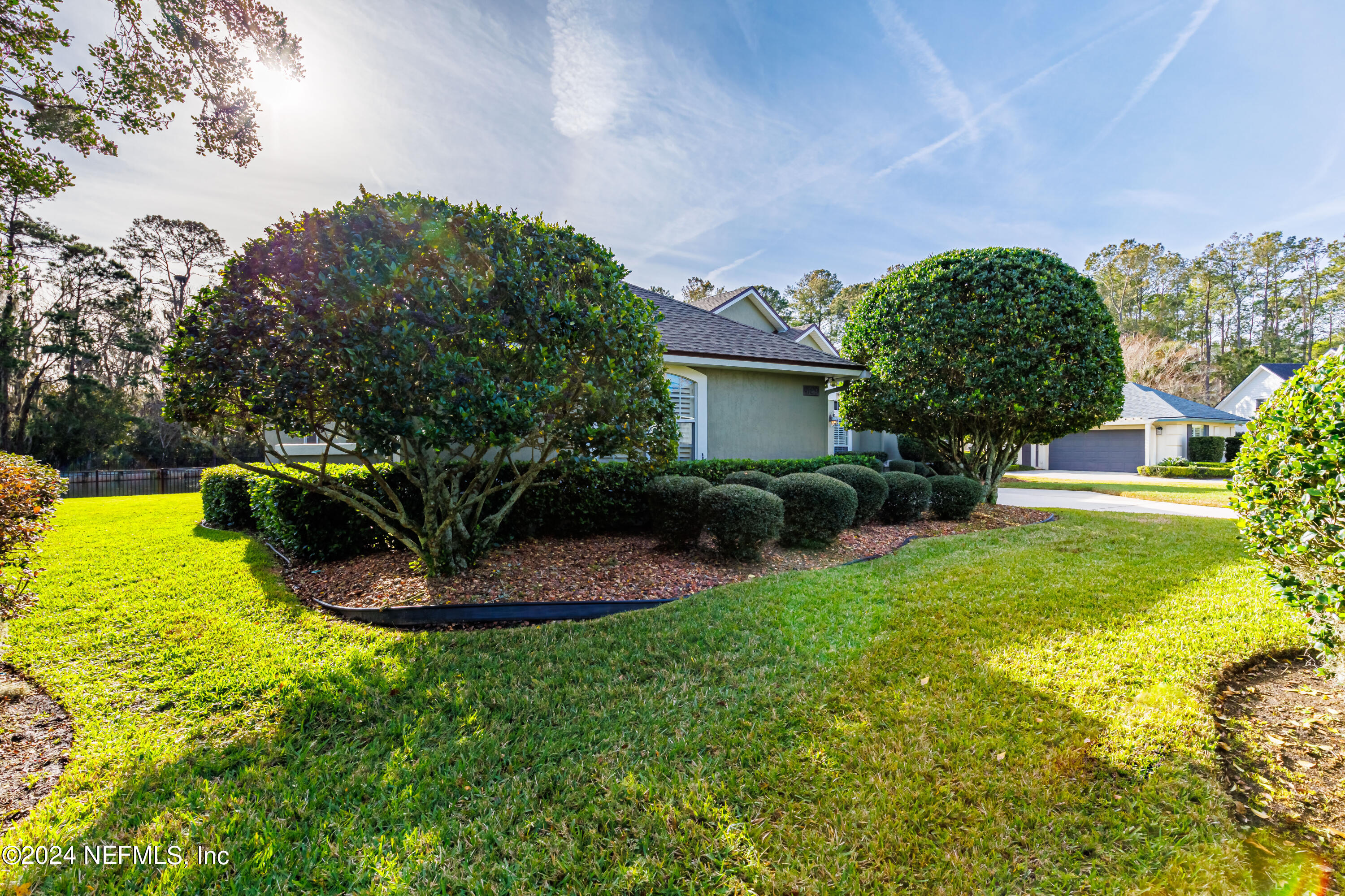 429 E WOODHAVEN Drive