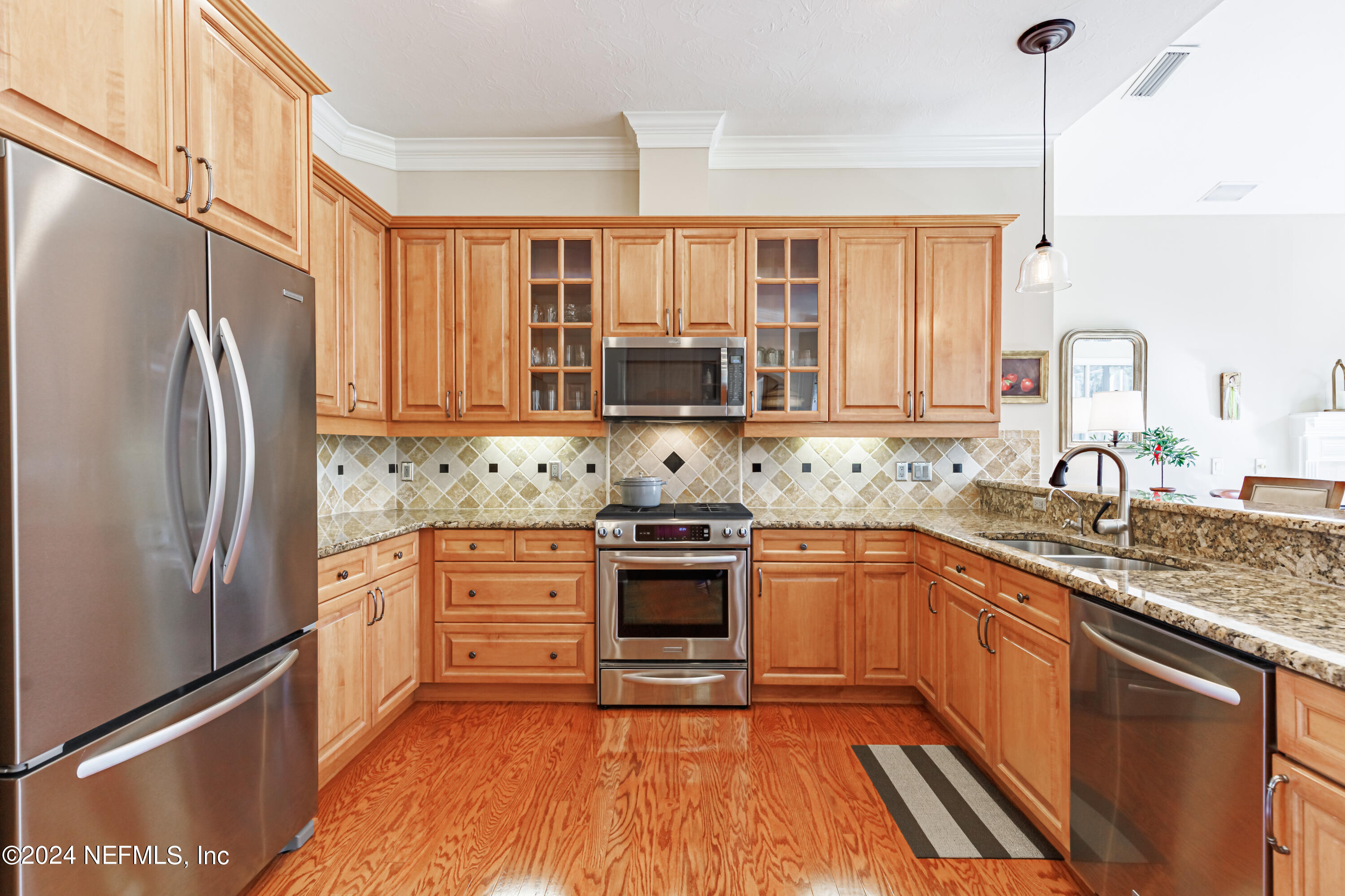 429 E WOODHAVEN Drive
