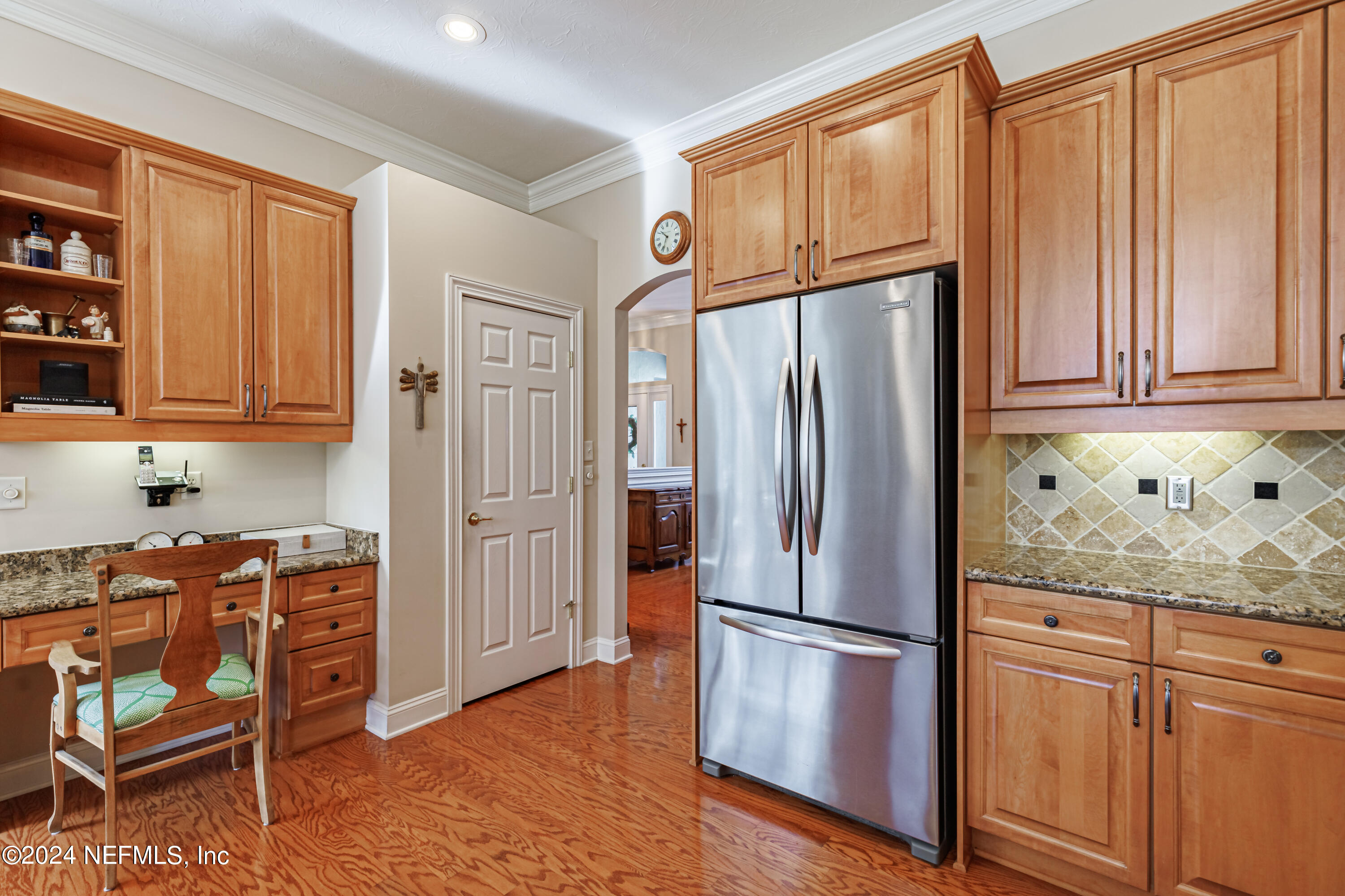 429 E WOODHAVEN Drive