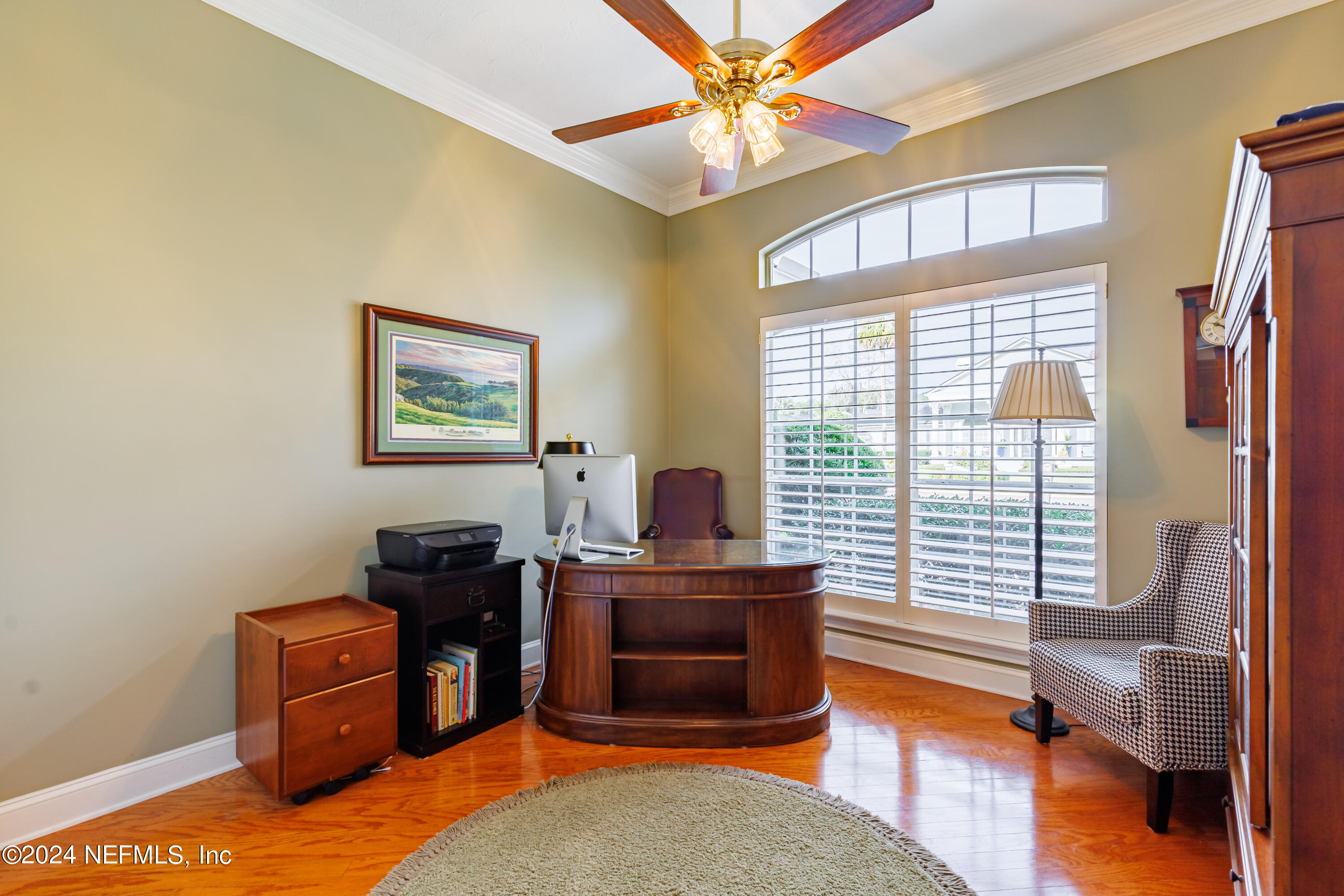429 E WOODHAVEN Drive