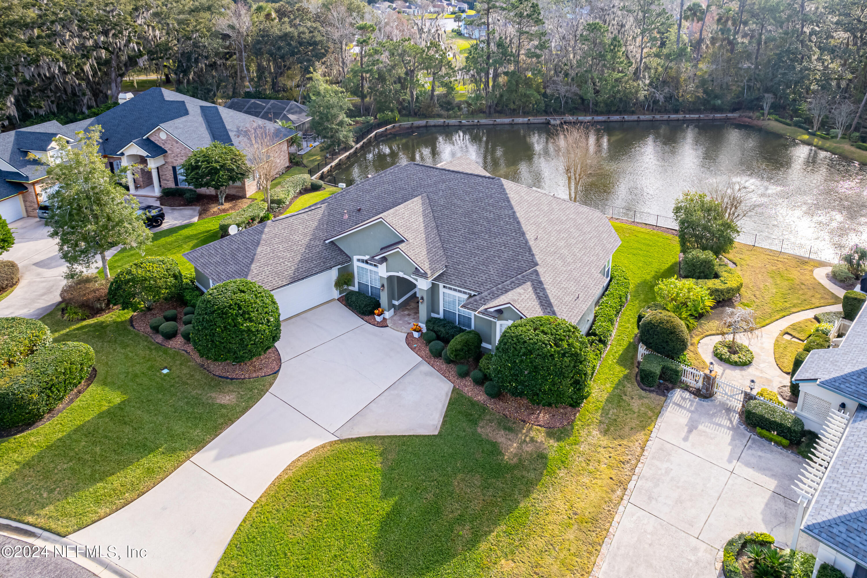 429 E WOODHAVEN Drive