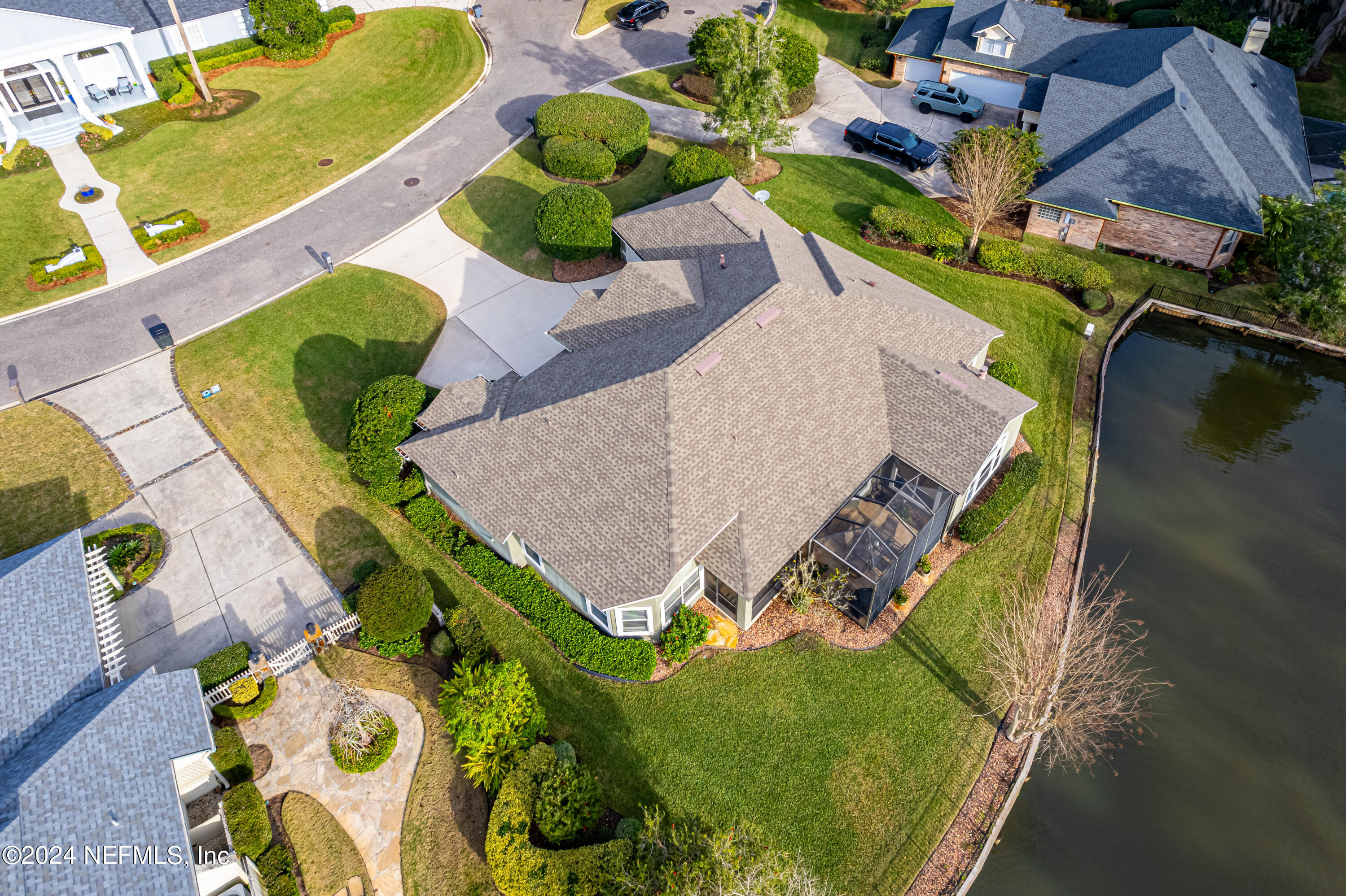 429 E WOODHAVEN Drive