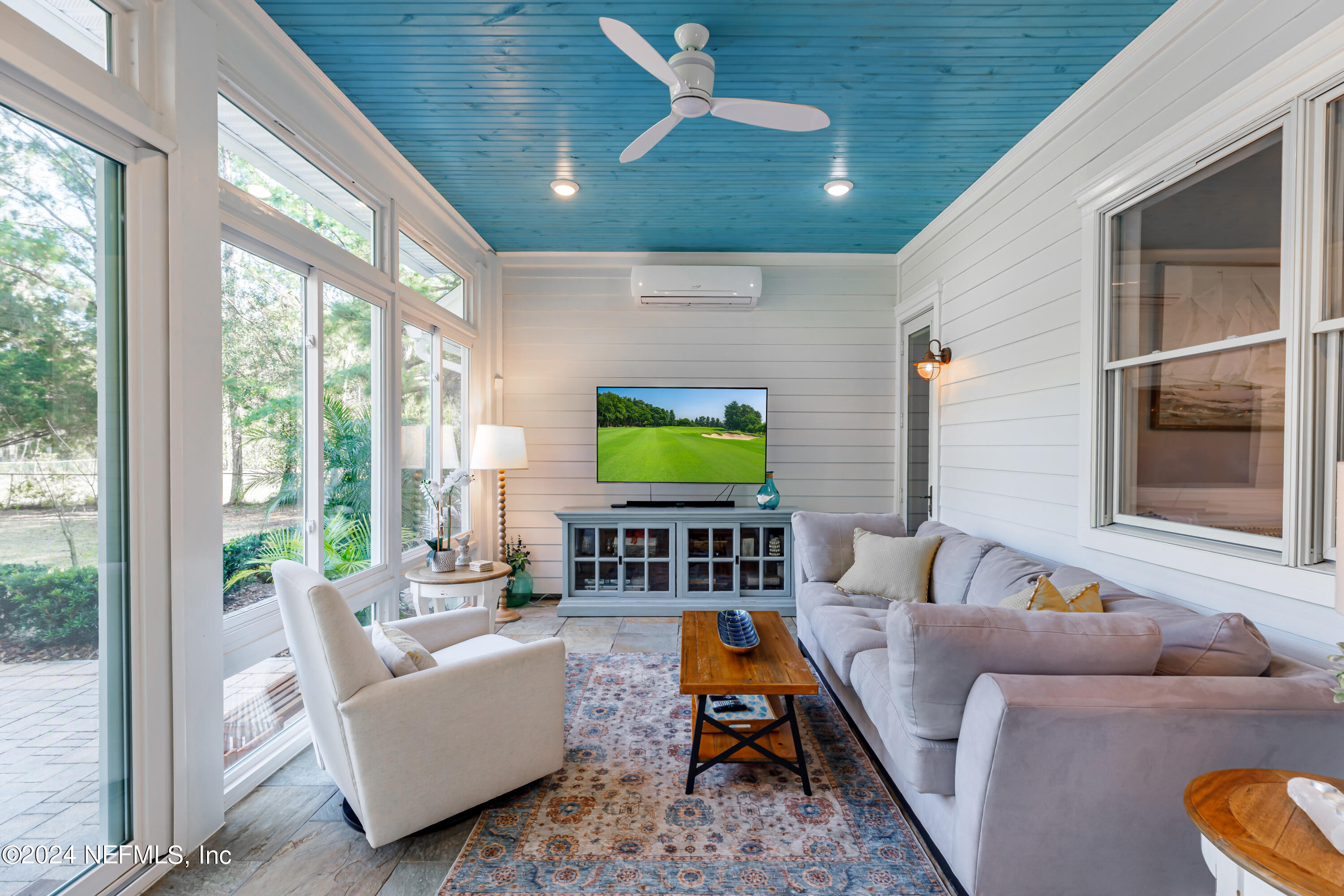 36 ROSCOE Boulevard N