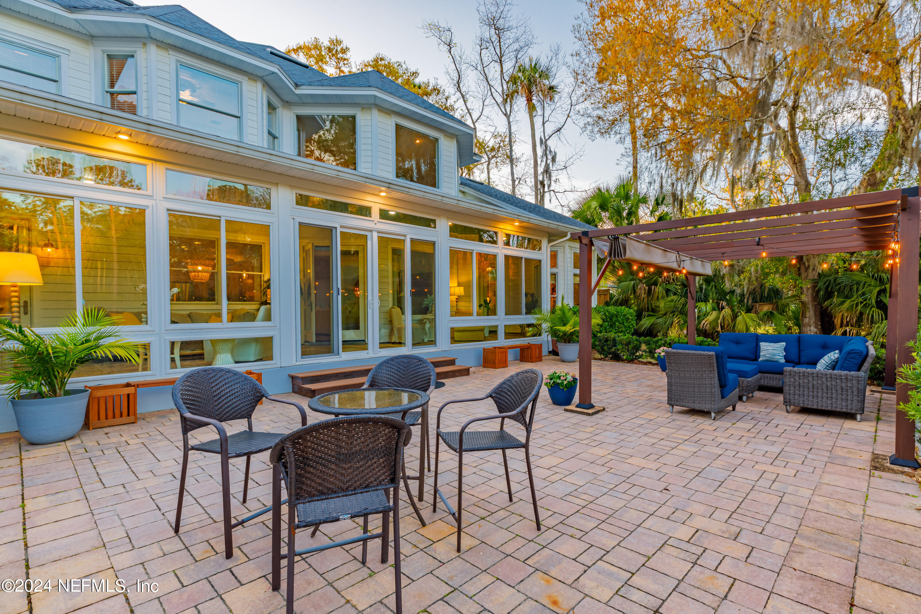 36 ROSCOE Boulevard N