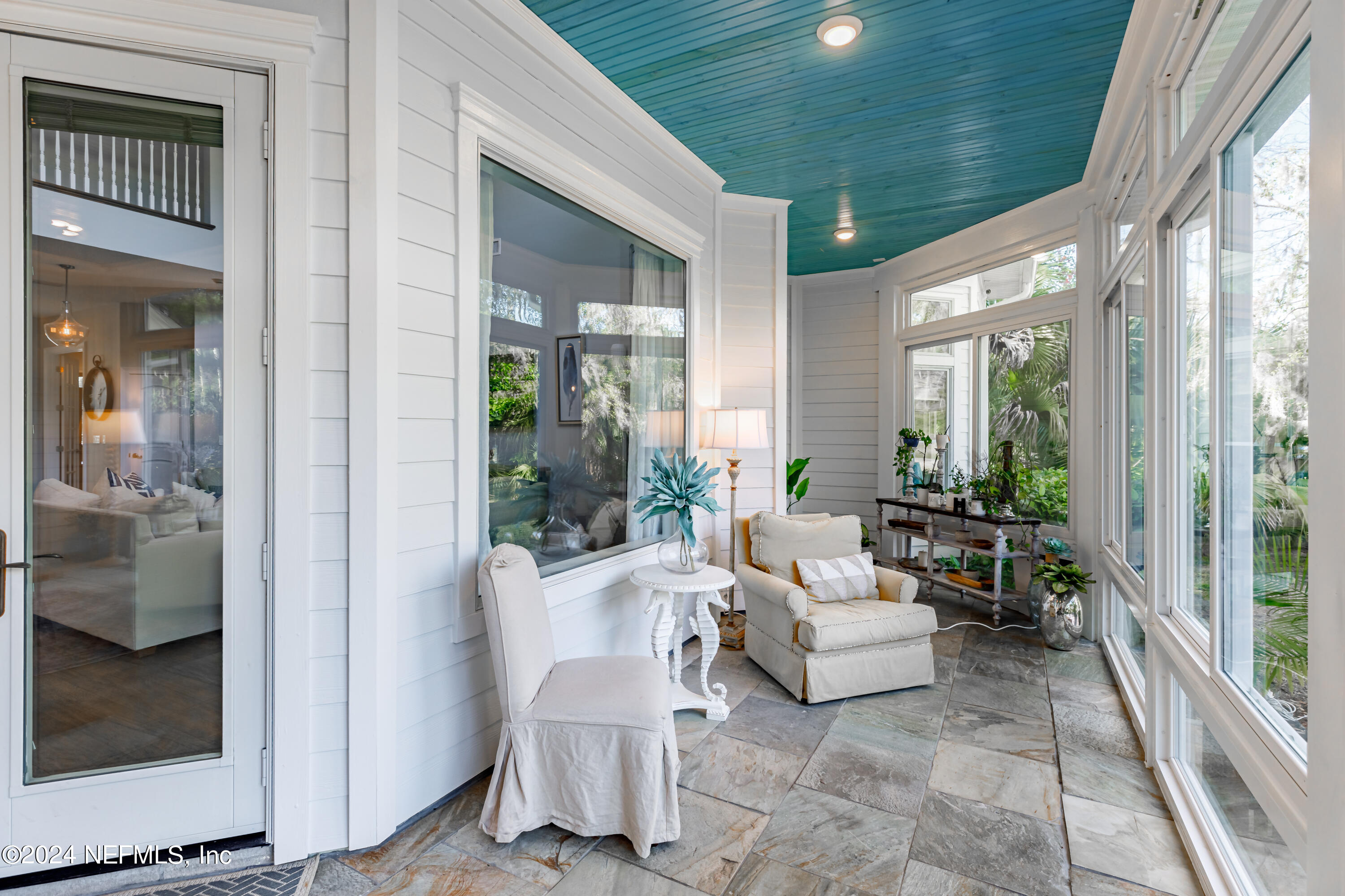 36 ROSCOE Boulevard N